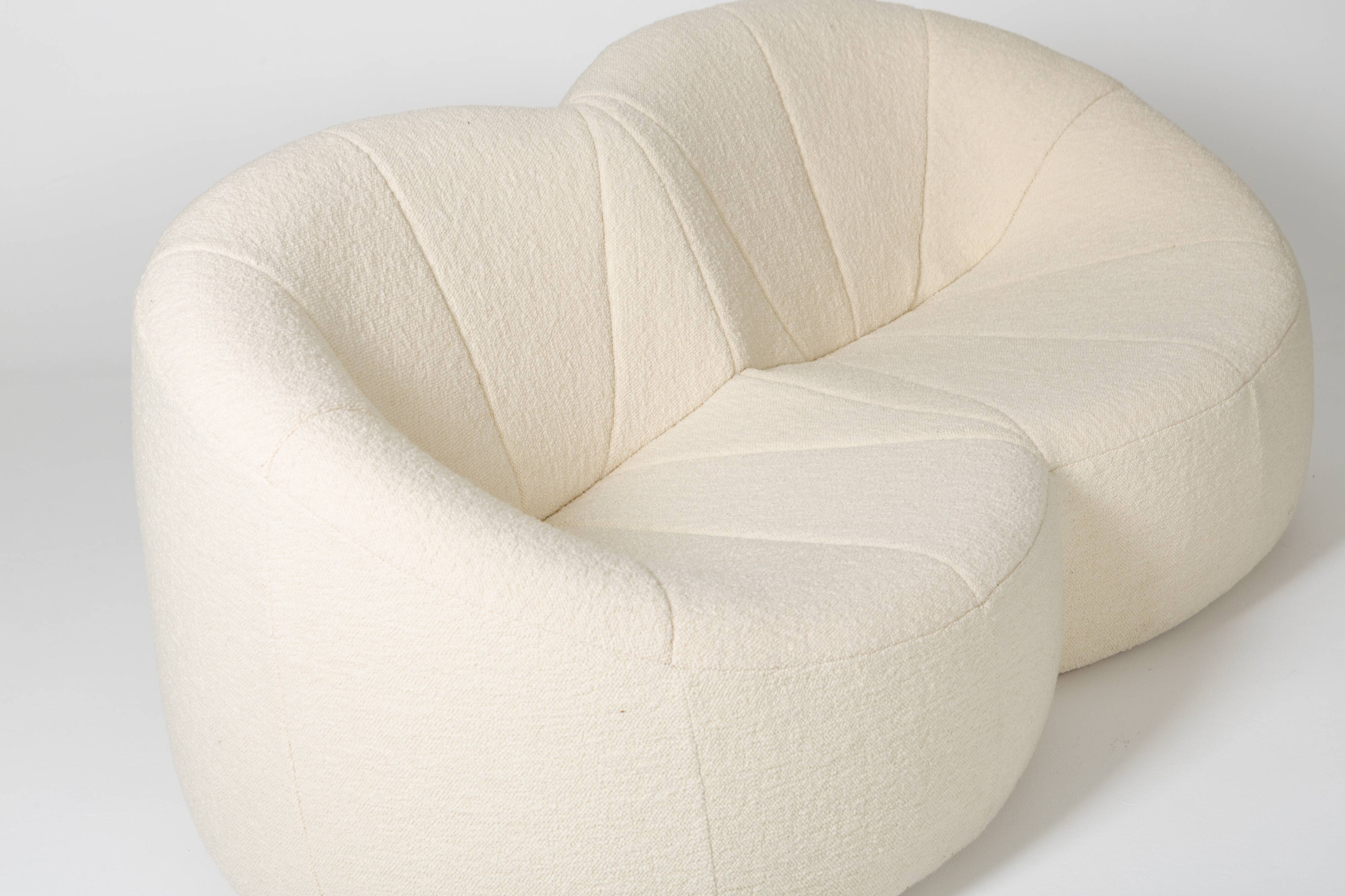 Pumpkin sofa by Pierre Paulin