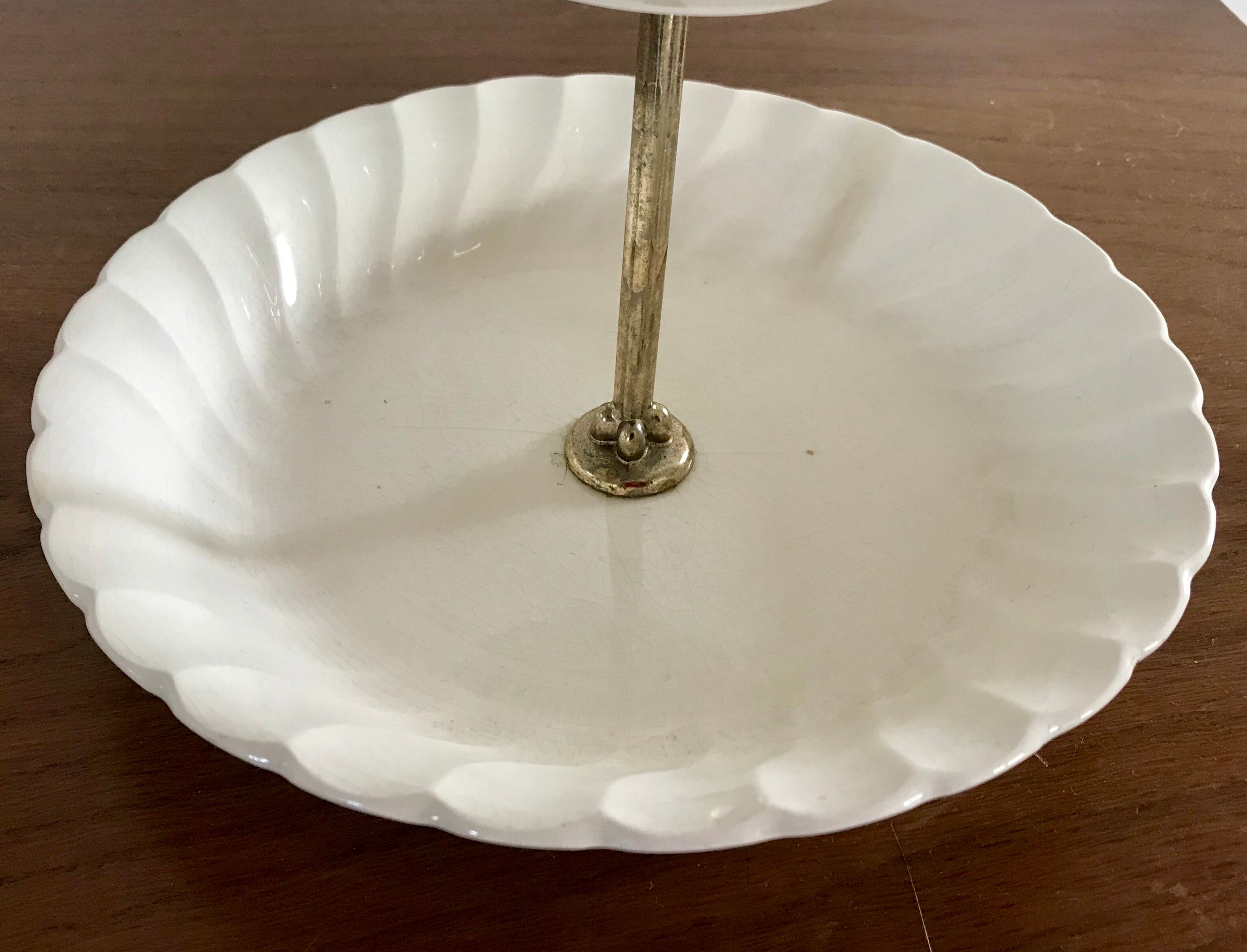 Ceramic cake stand