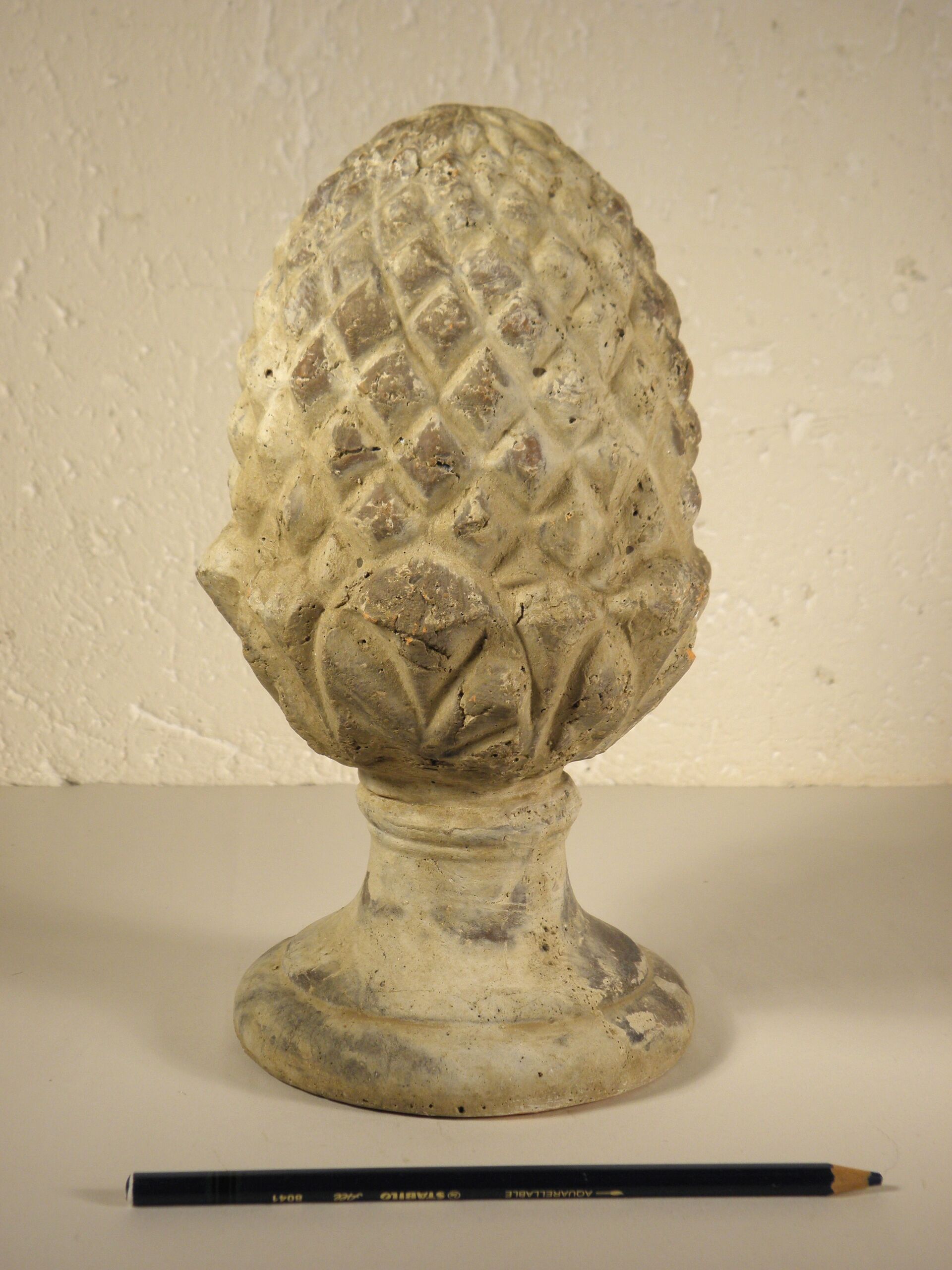 Terracotta pine cone 25 cm