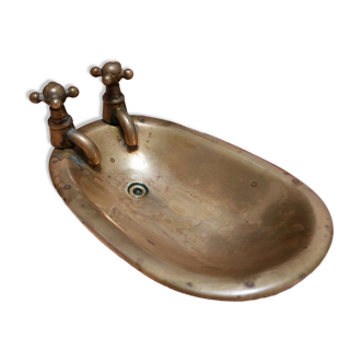Brass bathtub soap dish