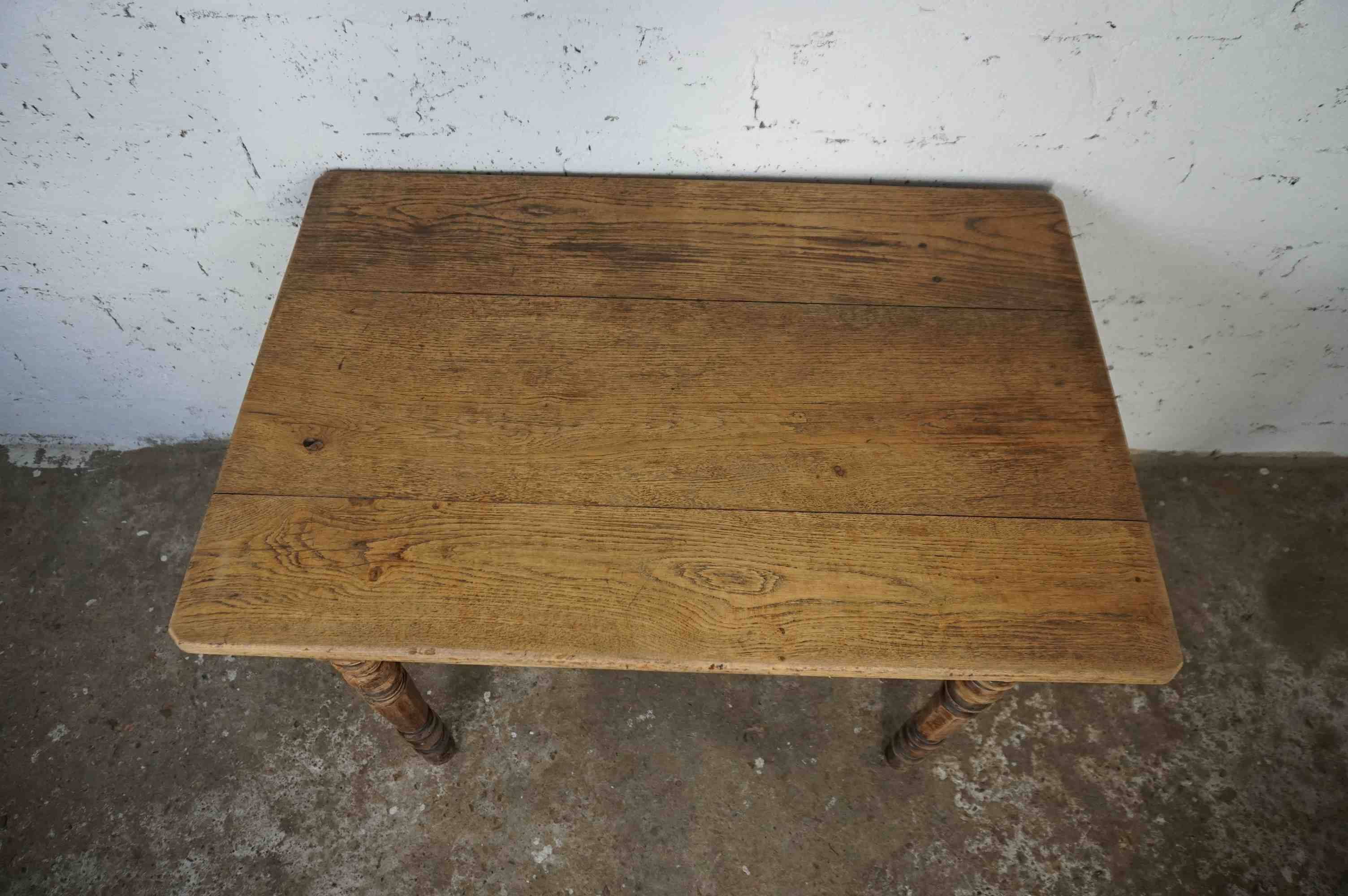 Table bistrot ou bureau vintage en chêne massif