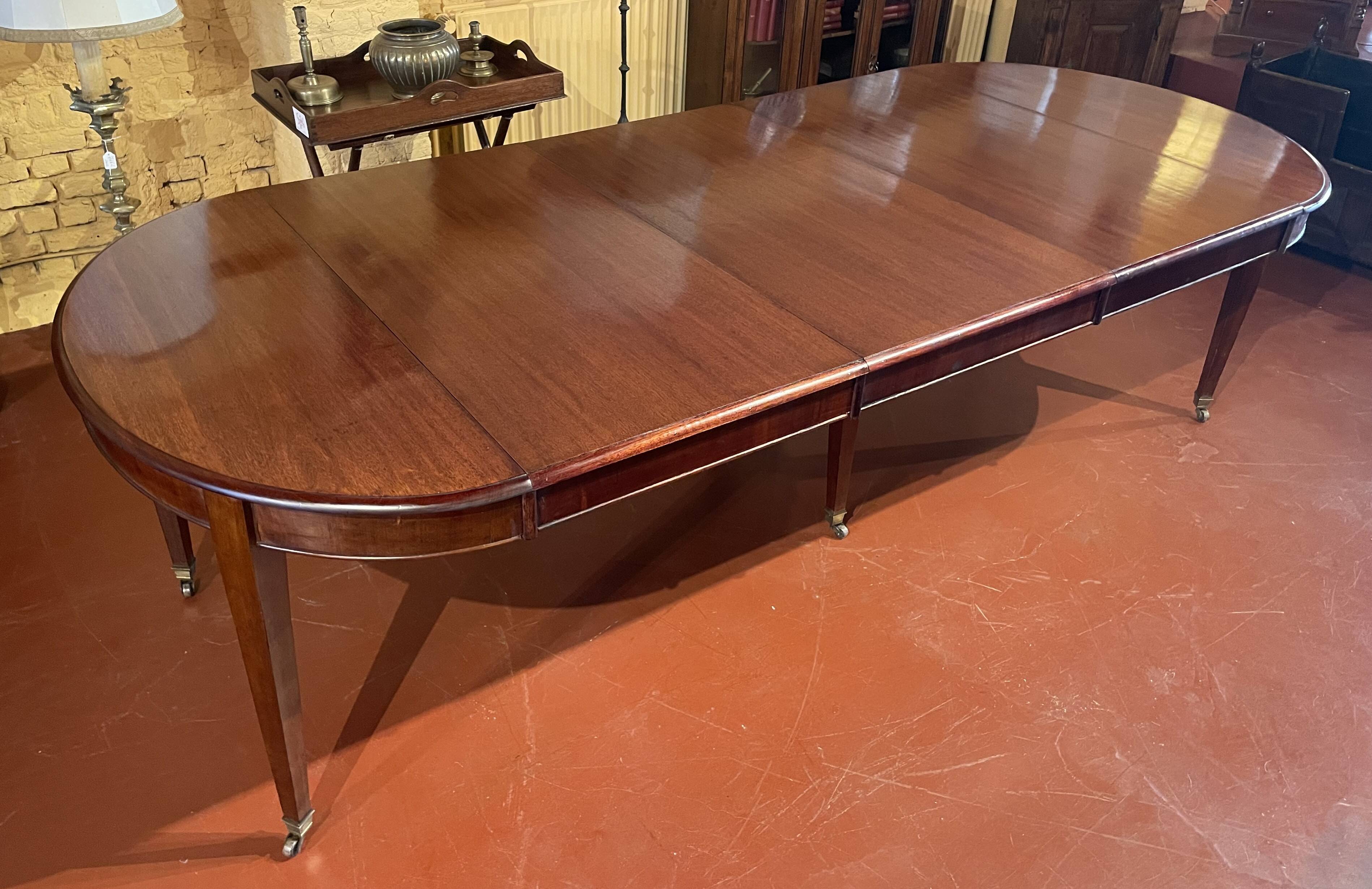 Extensible dining table Louis XVI in mahogany with band - 19th century