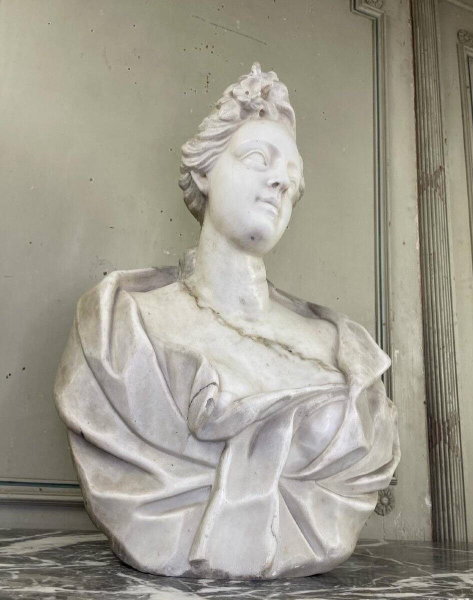 Female bust in Carrara marble, late 18th century, Northern Italy.