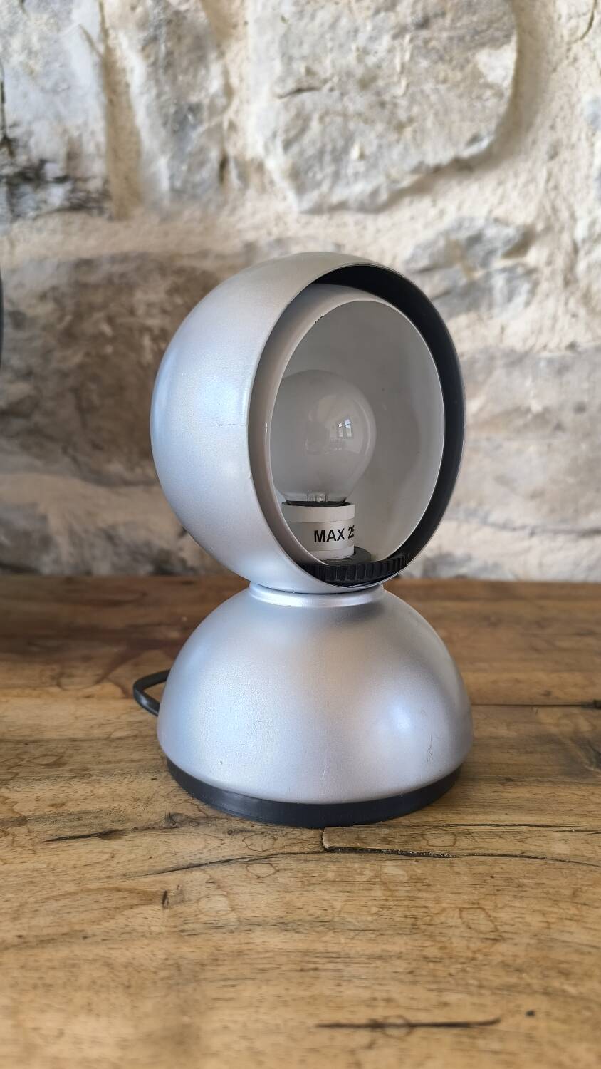 Eclisse Desk Lamp by Vico Magistretti for Artemide