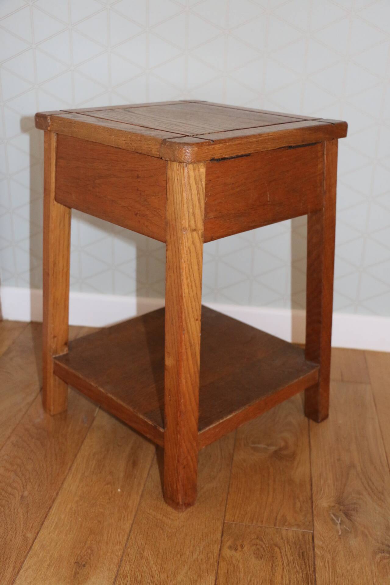 Tabouret/chevet chêne reconstruction