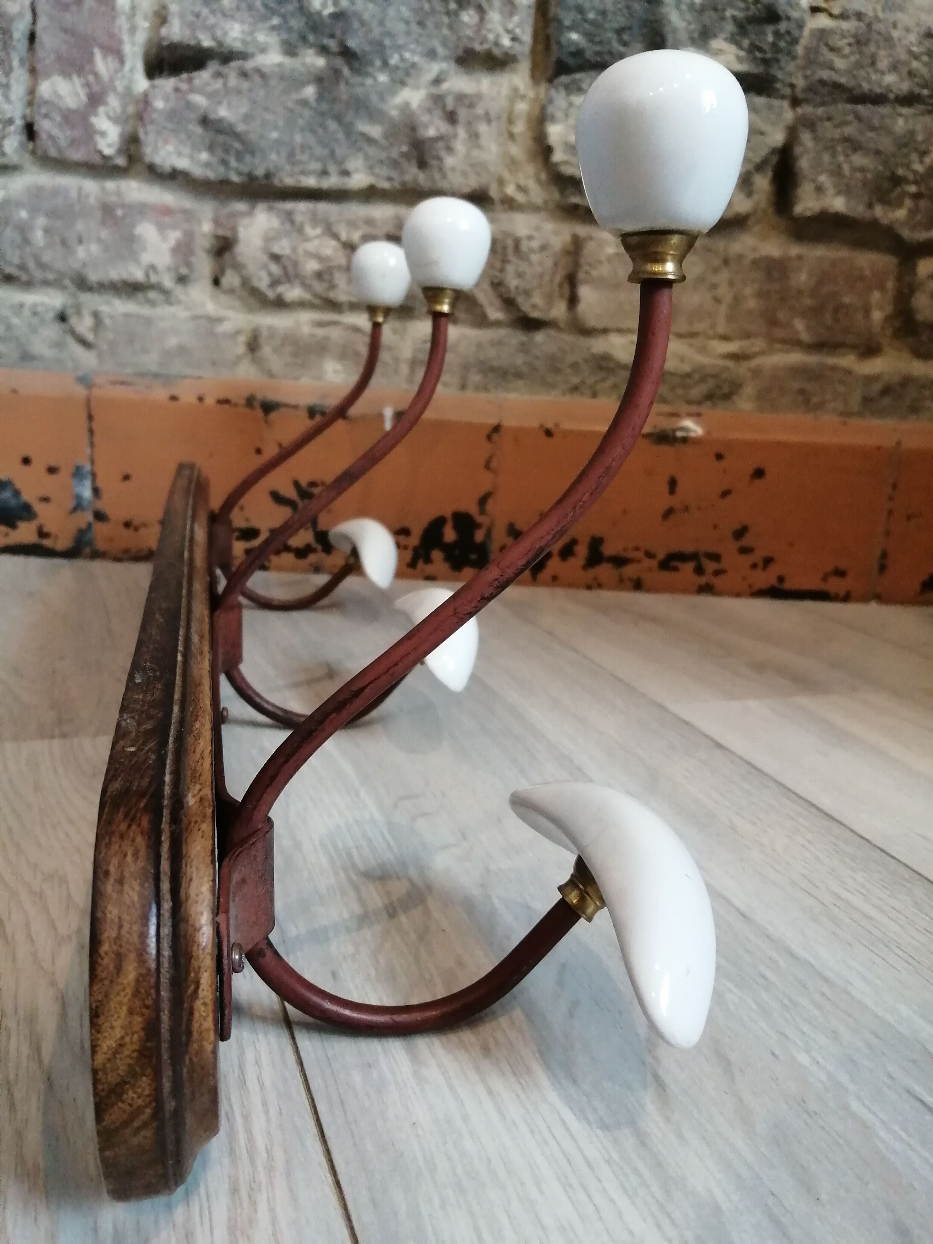 Porcelain wood coat holder