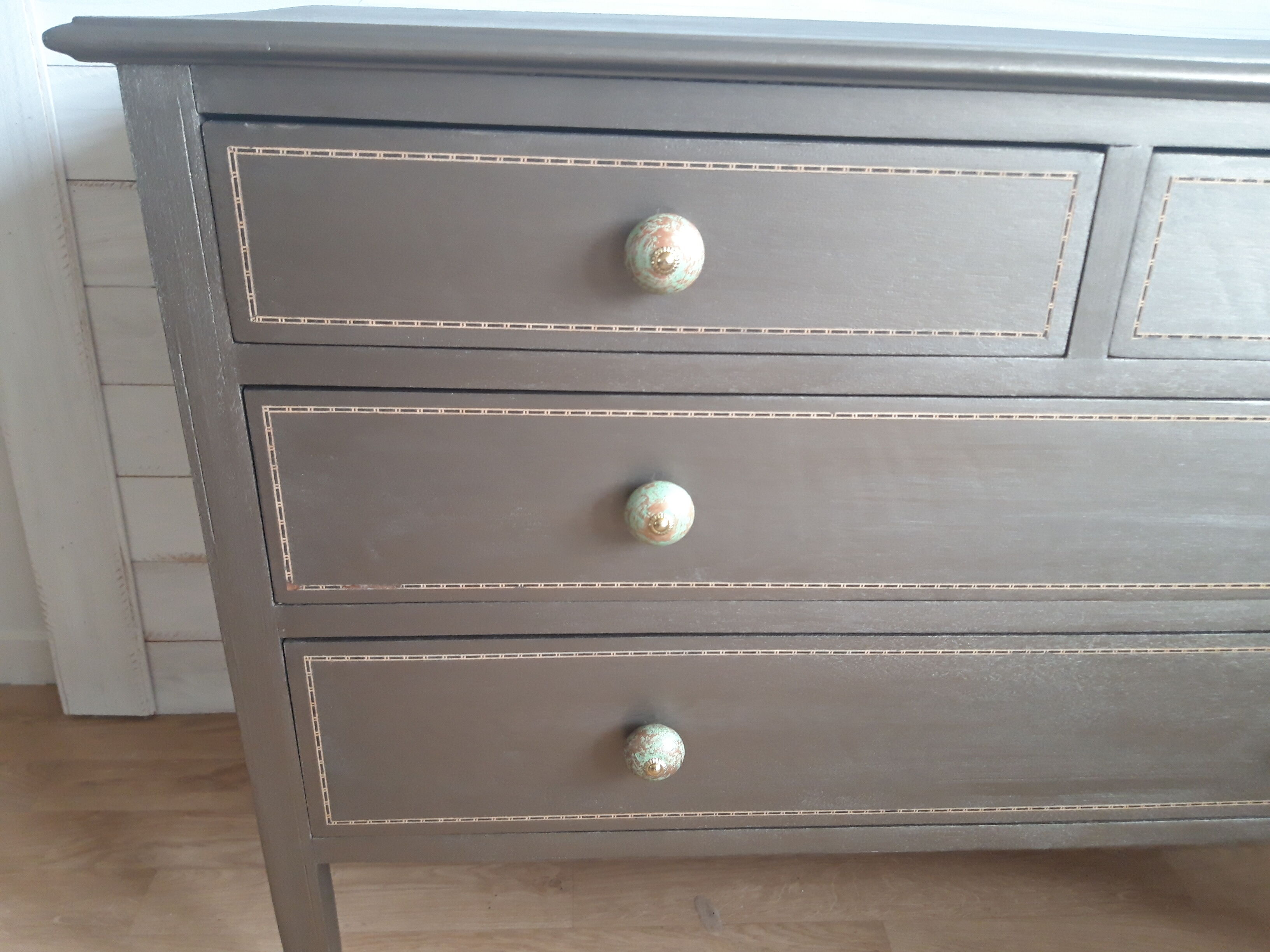 Antique chest of drawers