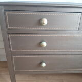 Antique chest of drawers