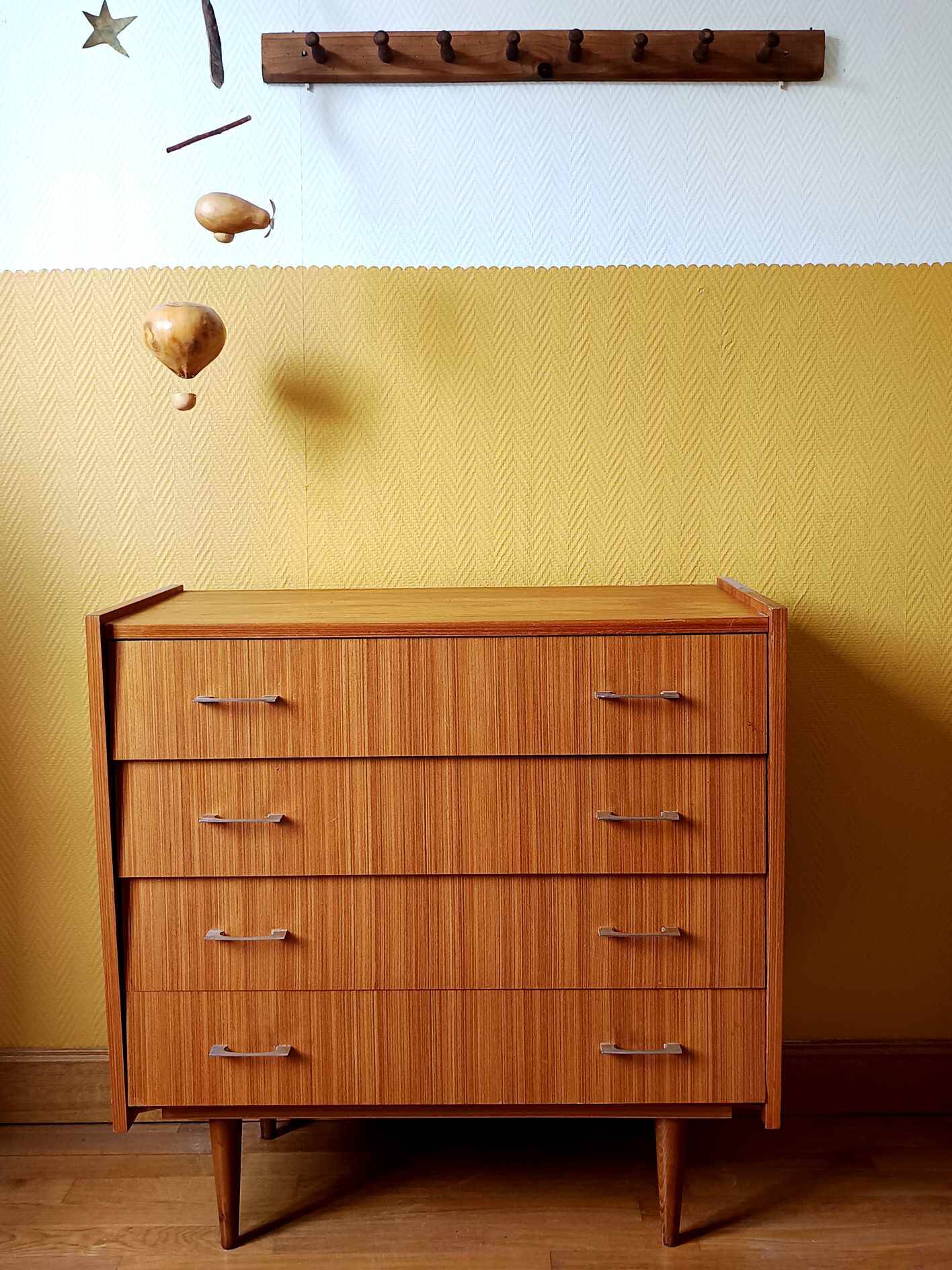 Commode vintage pieds compas 1960