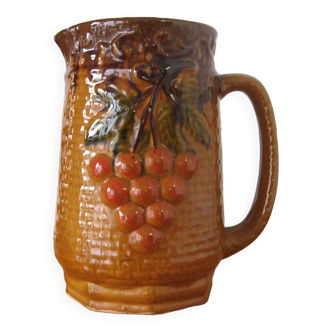 Wine pitcher