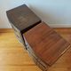 Paire de petites commodes anglaises style Queen Anne – années 1950
