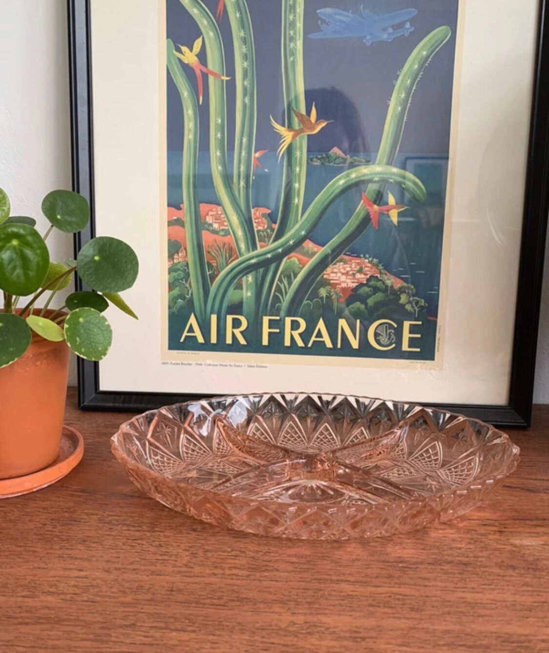 Vintage aperitif dish in chiseled pink glass