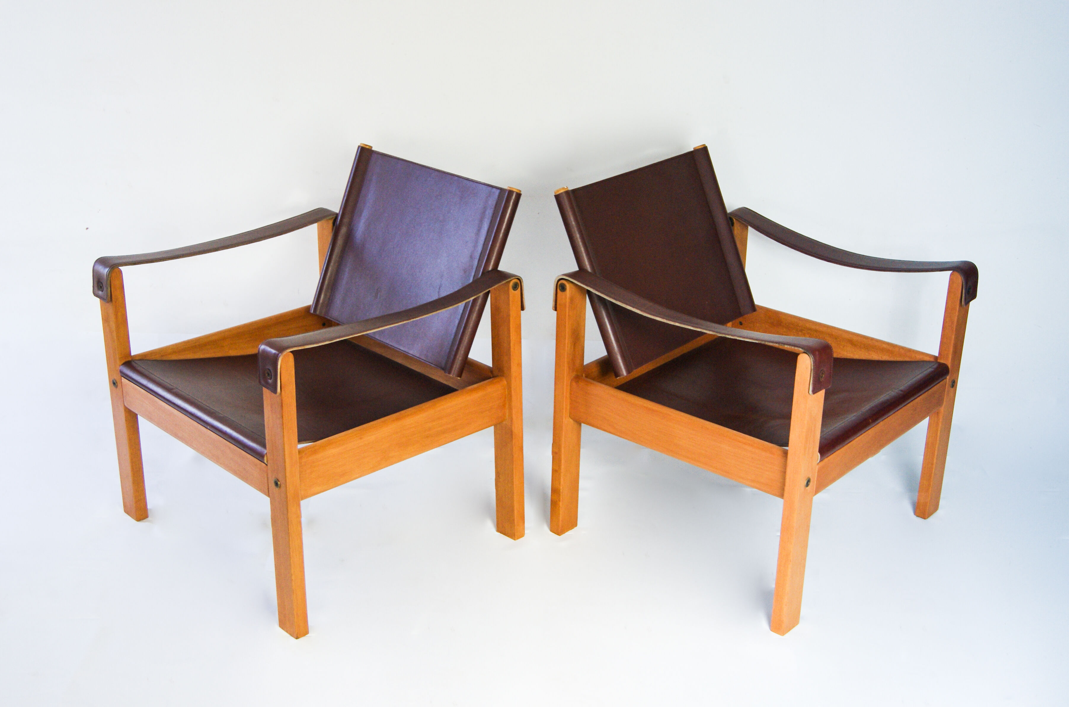 Karl Heinz Bergmiller For Escriba, Pair of Safari Leather Armchairs and Matching Coffee Table