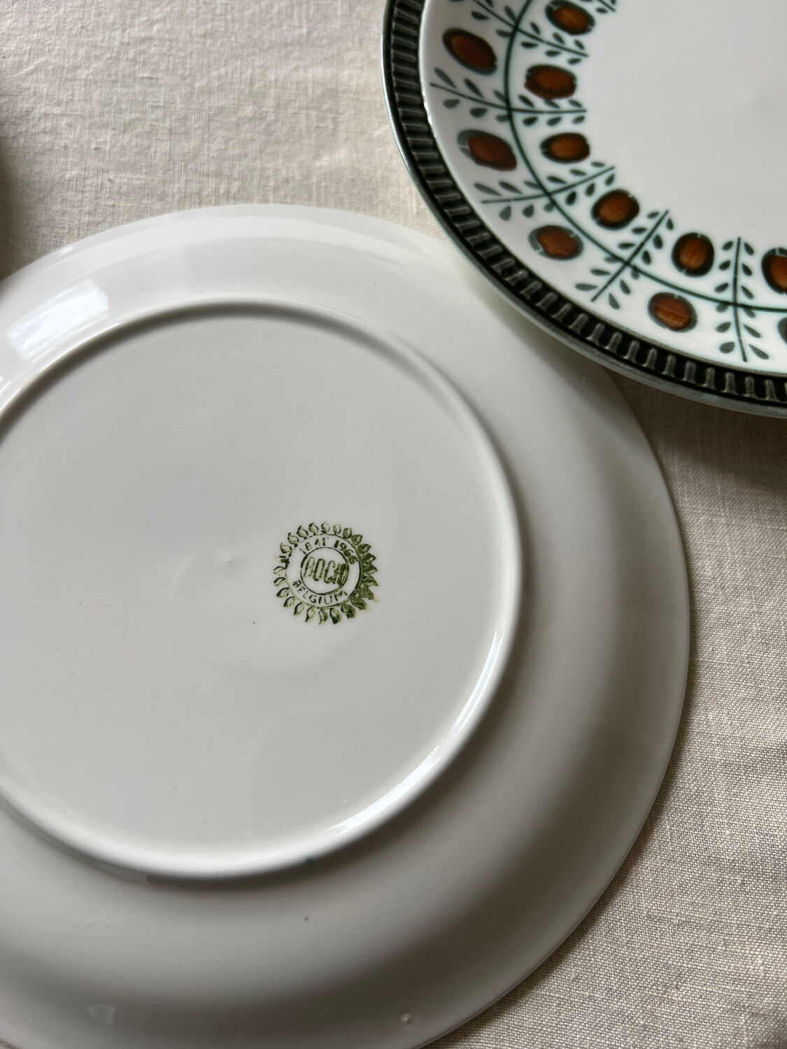 Boch La Louvière plates walnut model