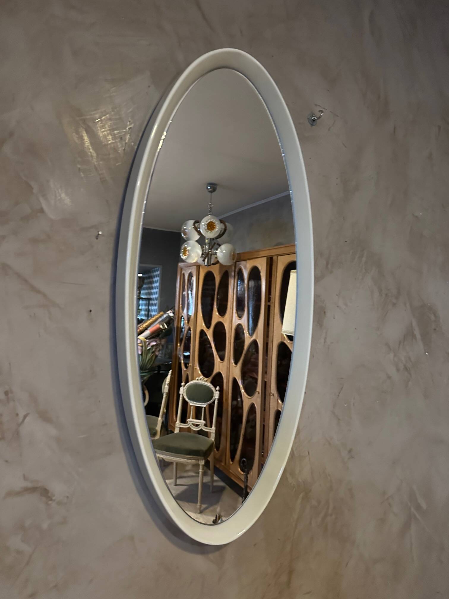 Oval mirror 1970