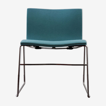 Chaise mouchoir conçue par Lella & Massimo Vignelli