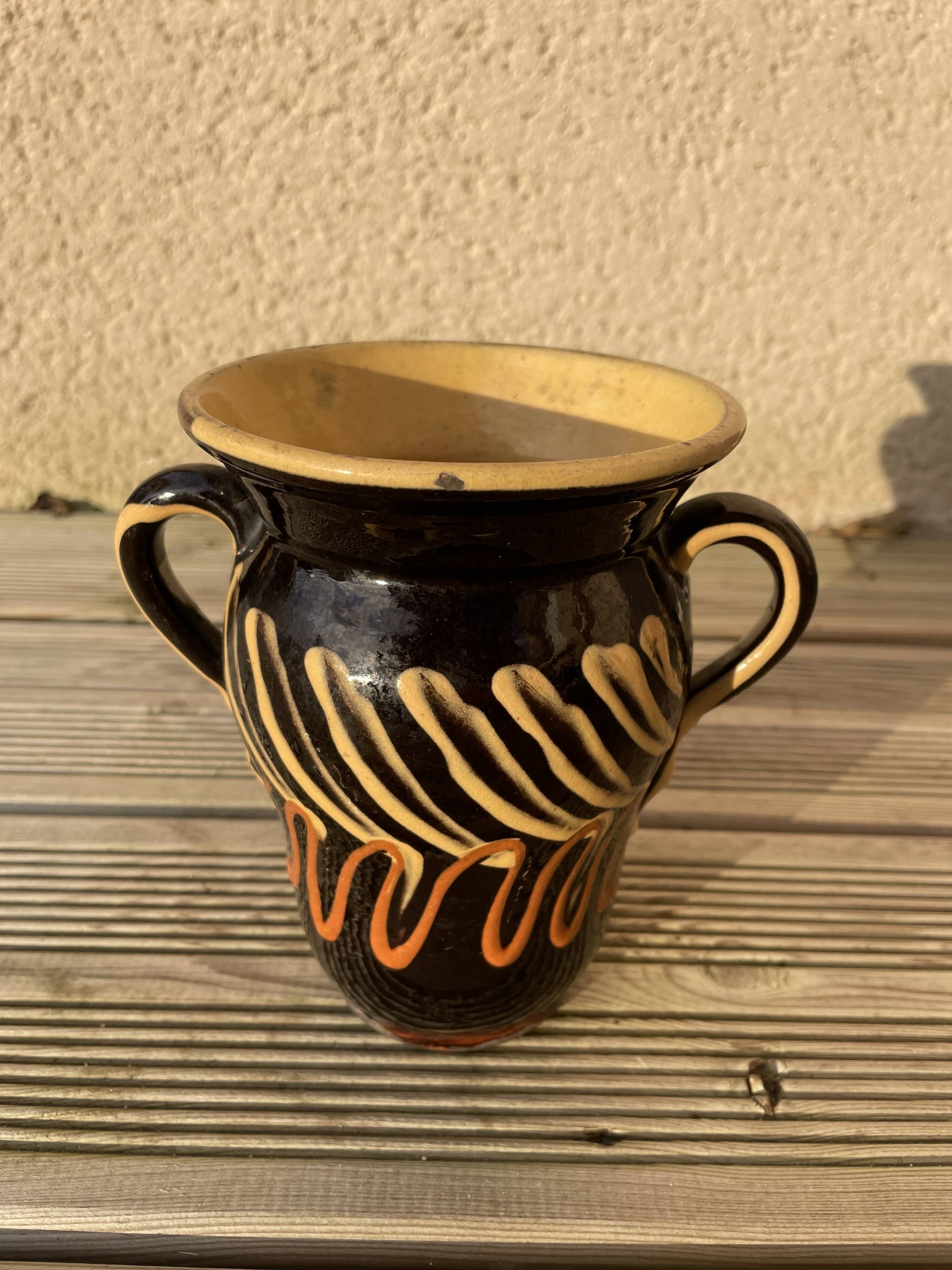 Set of 17 decorative items