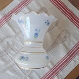 Vase en opaline motifs fleurs bleues