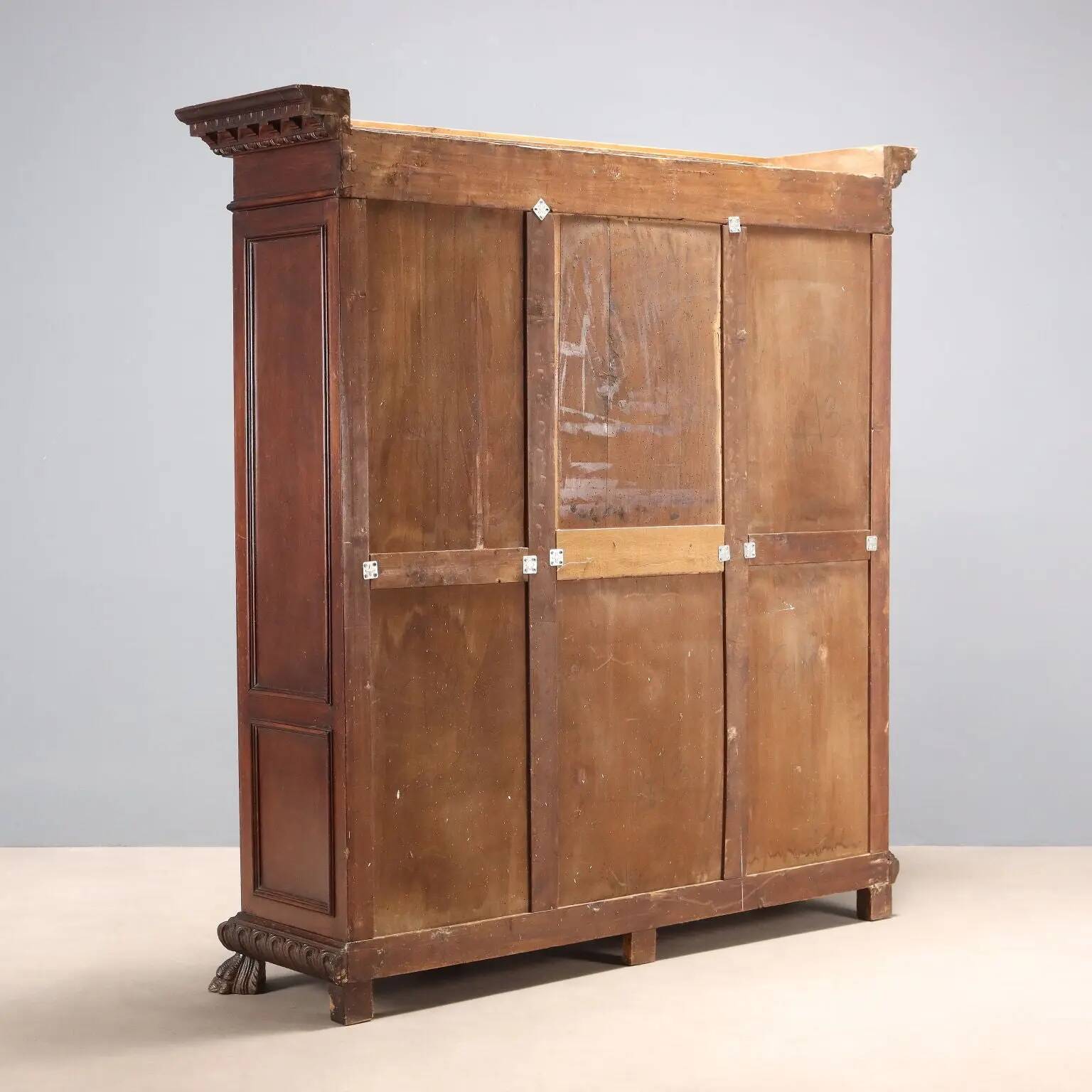 Bibliothèque ancienne style néo-Renaissance en noyer XXe siècle