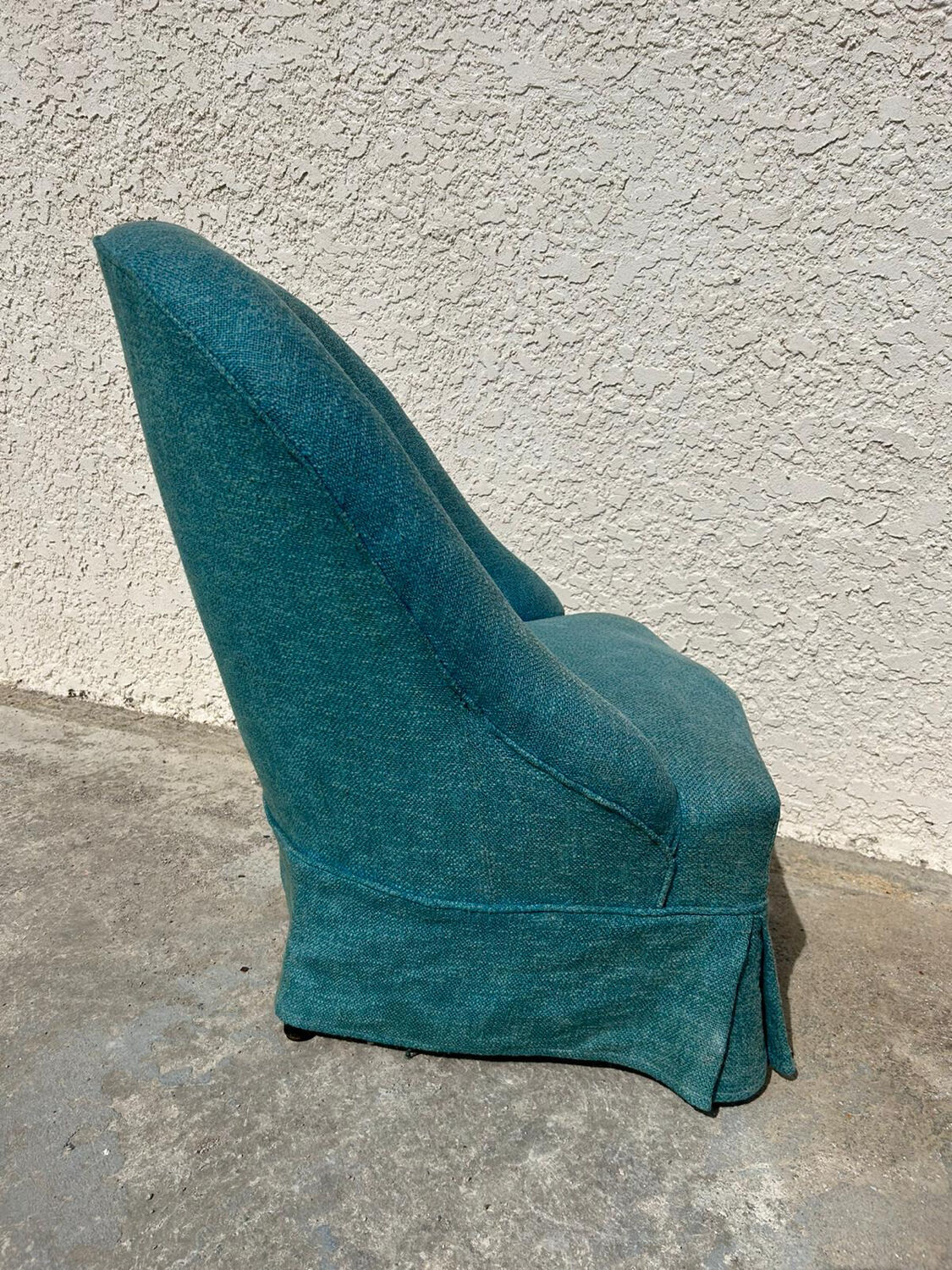 Blue toad armchair