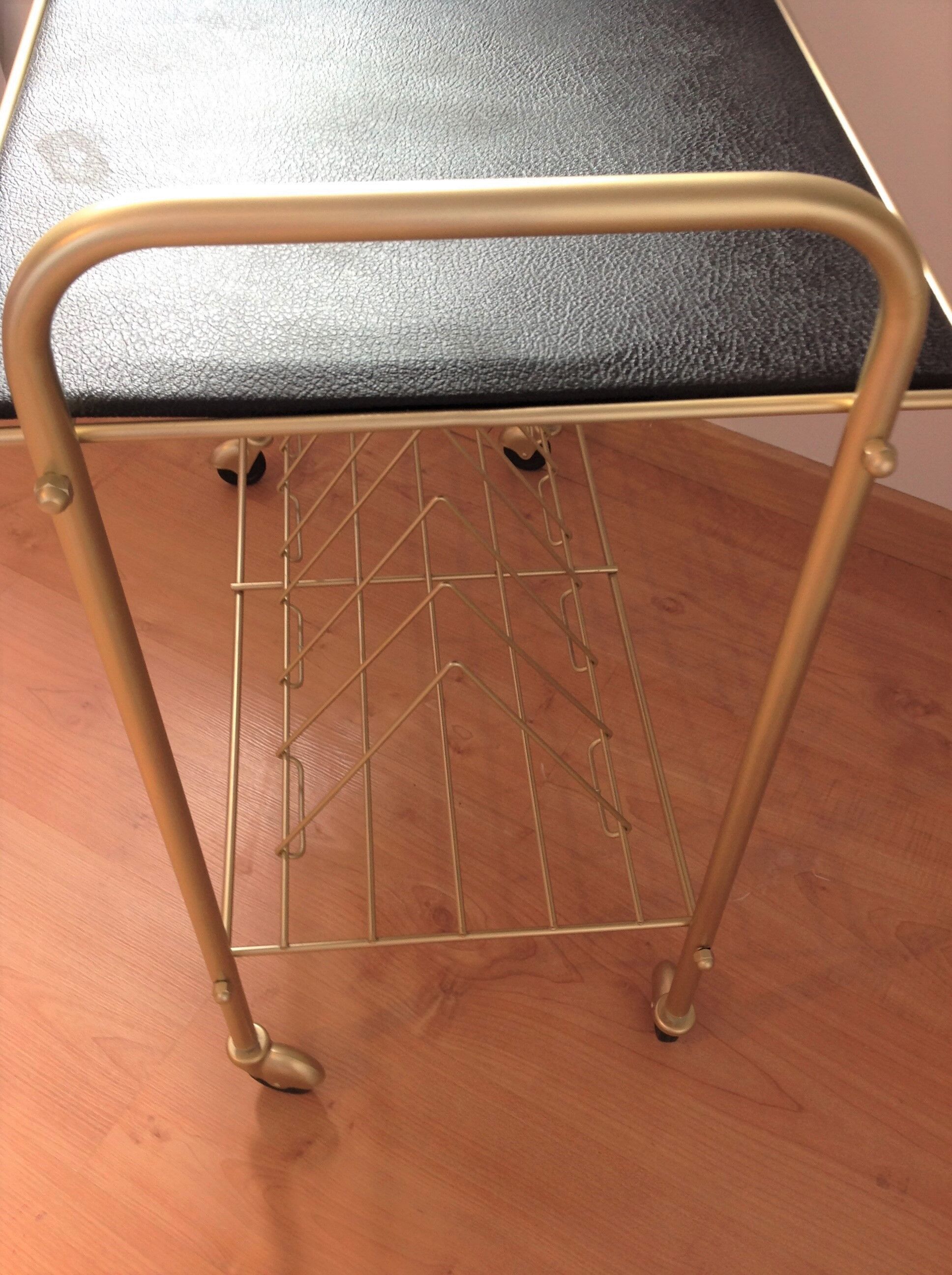 Service vinyl holder