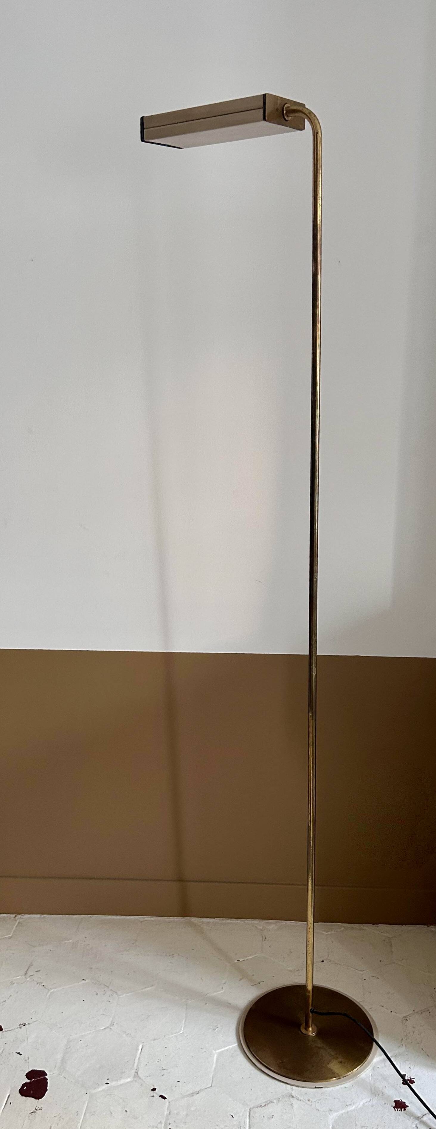 Lampadaire vintage, laiton massif et métal laqué crème, Italie 1970