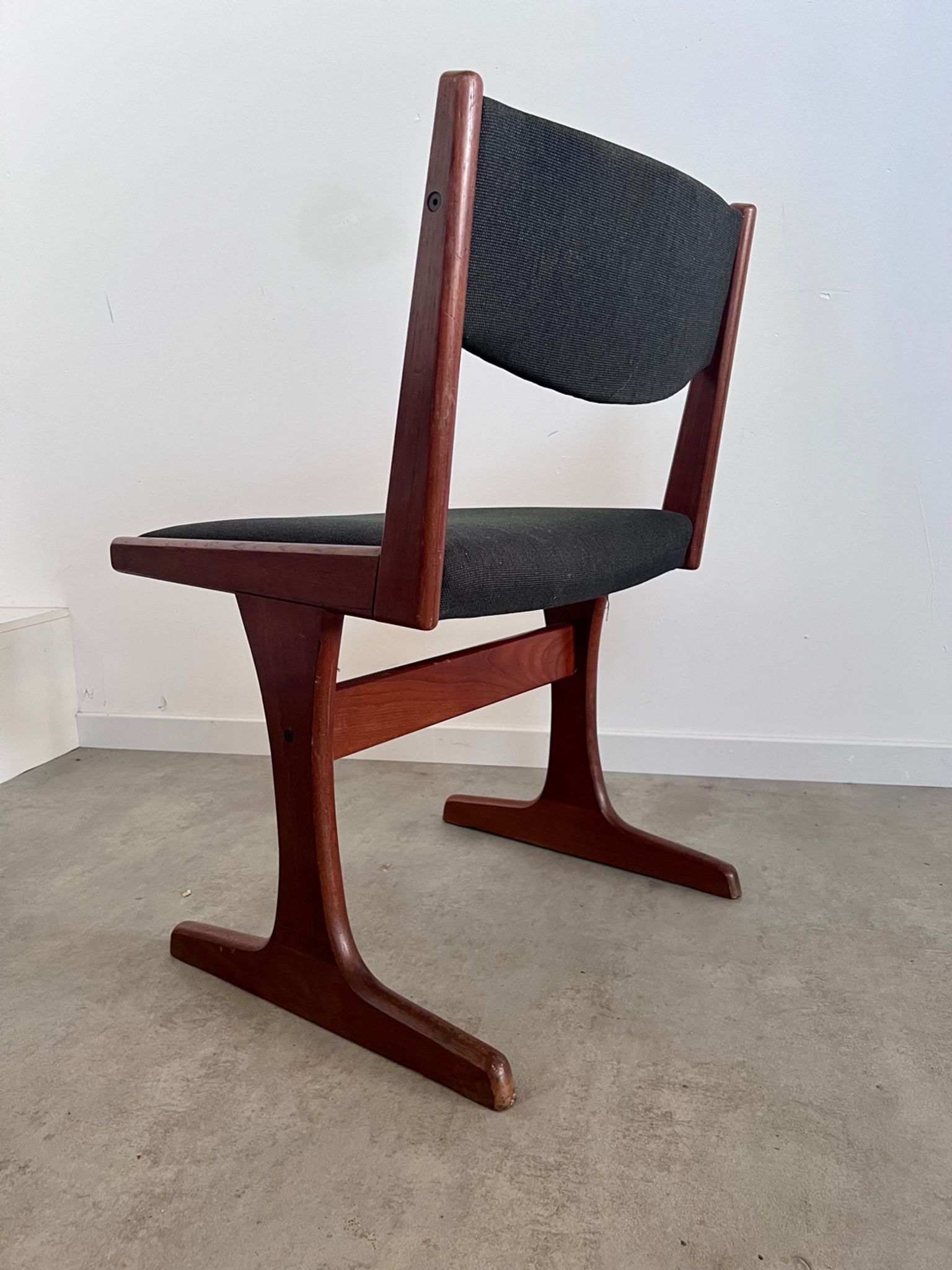 Set of 6 old Scandinavian chairs from the 60s, vintage teak