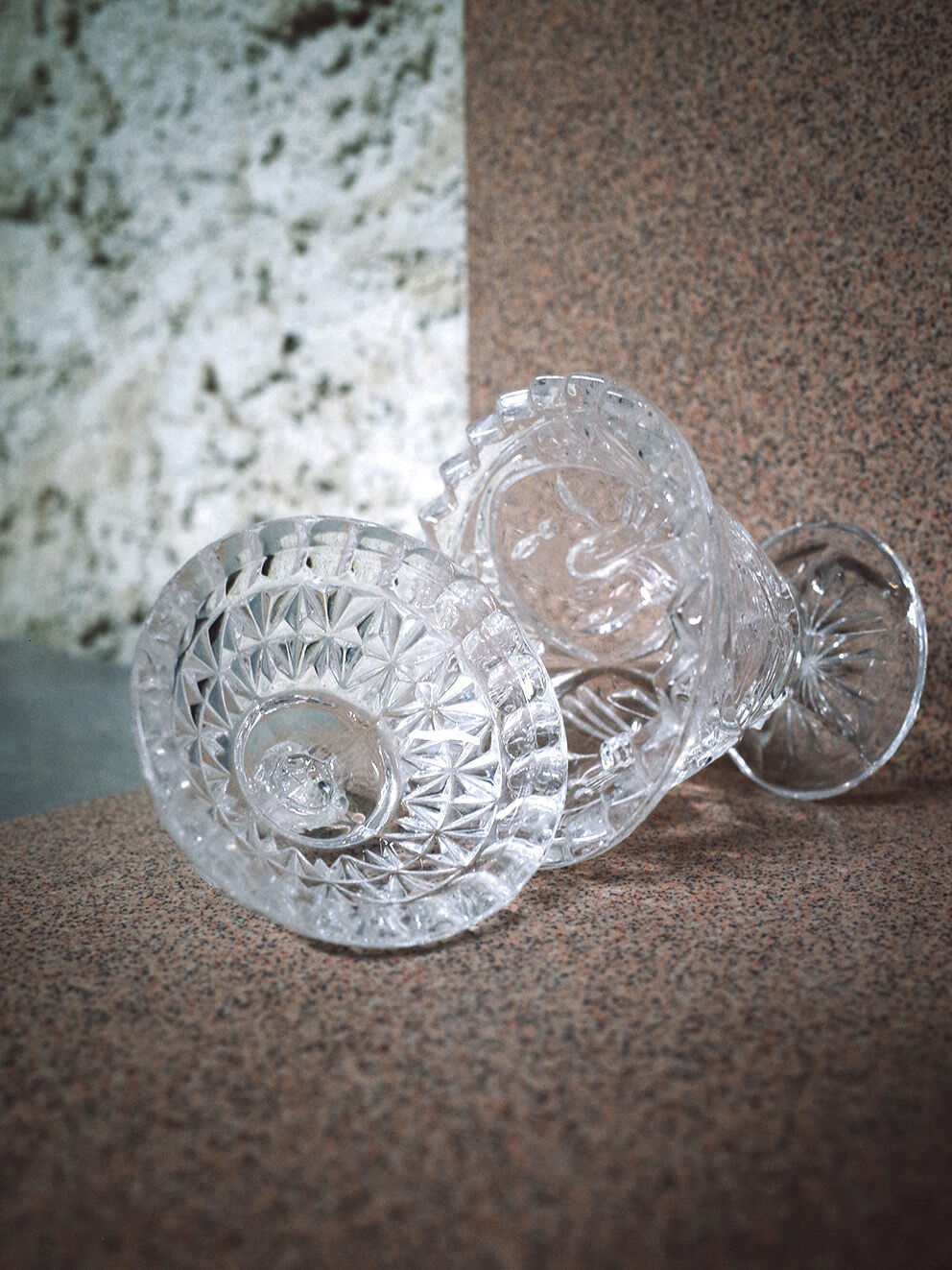 Baguier / Small chissed crystal box