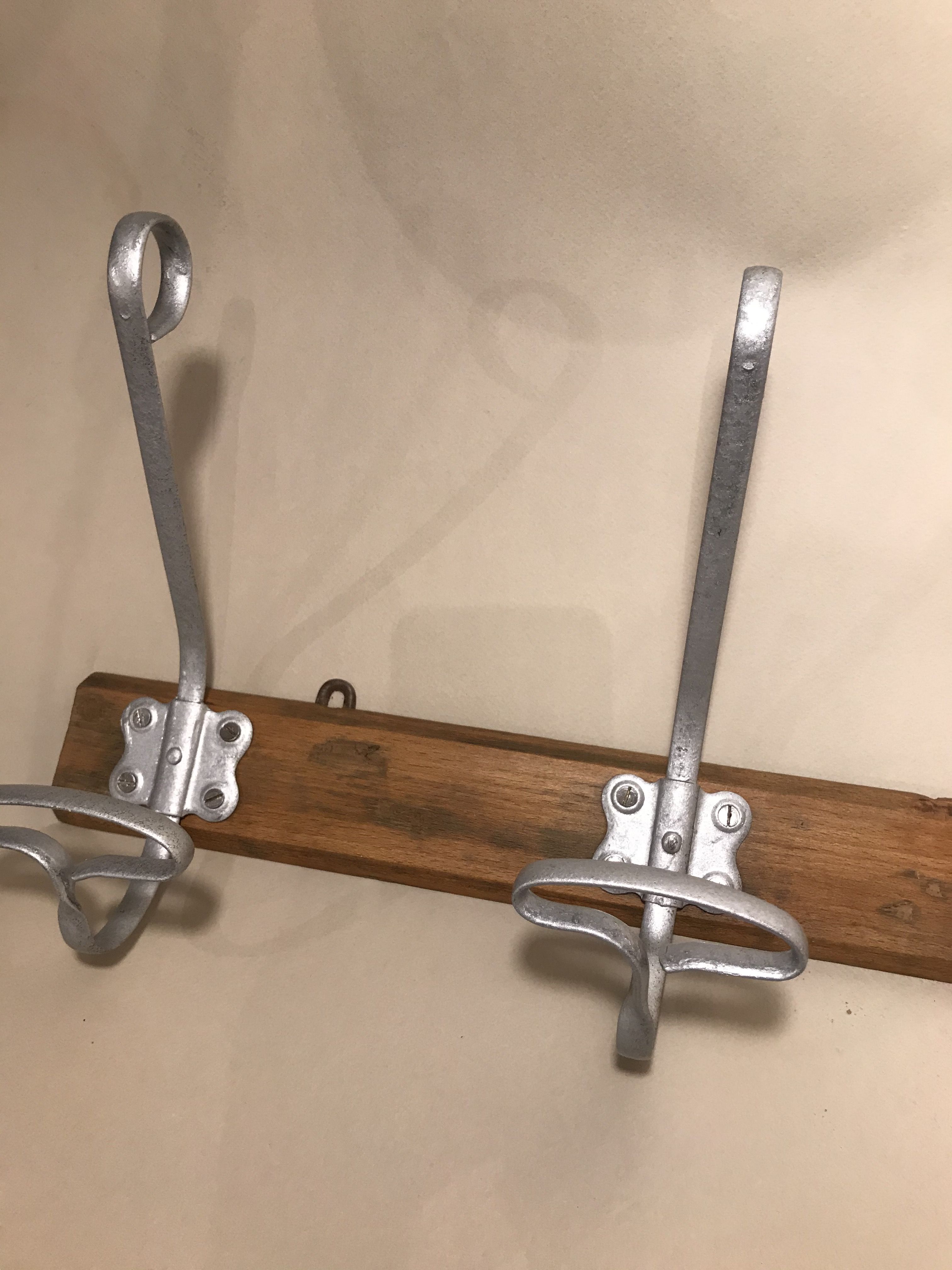 Old vintage wood and metal wall coat holder 4 patères