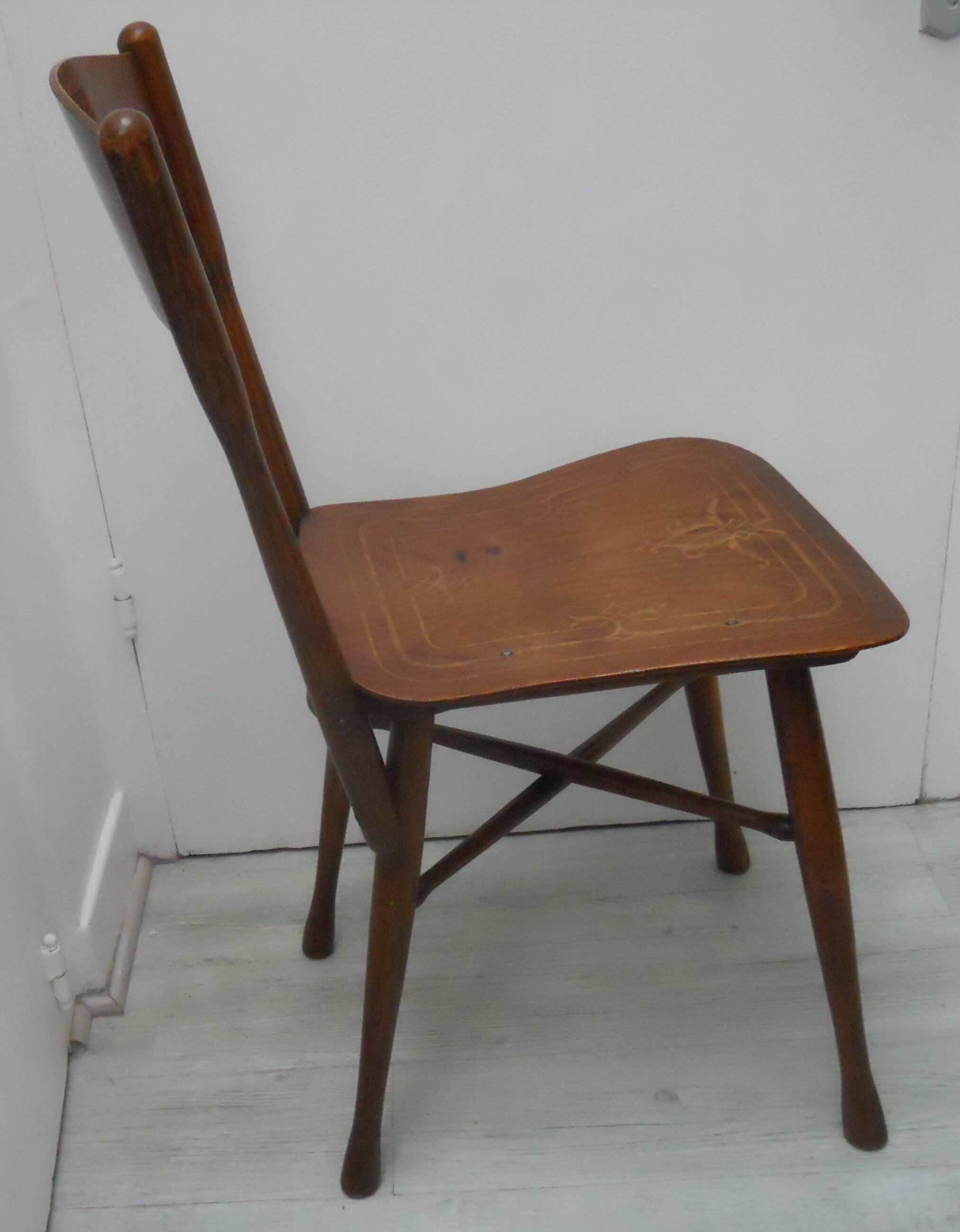 Chaise J & J Kohn estampillée