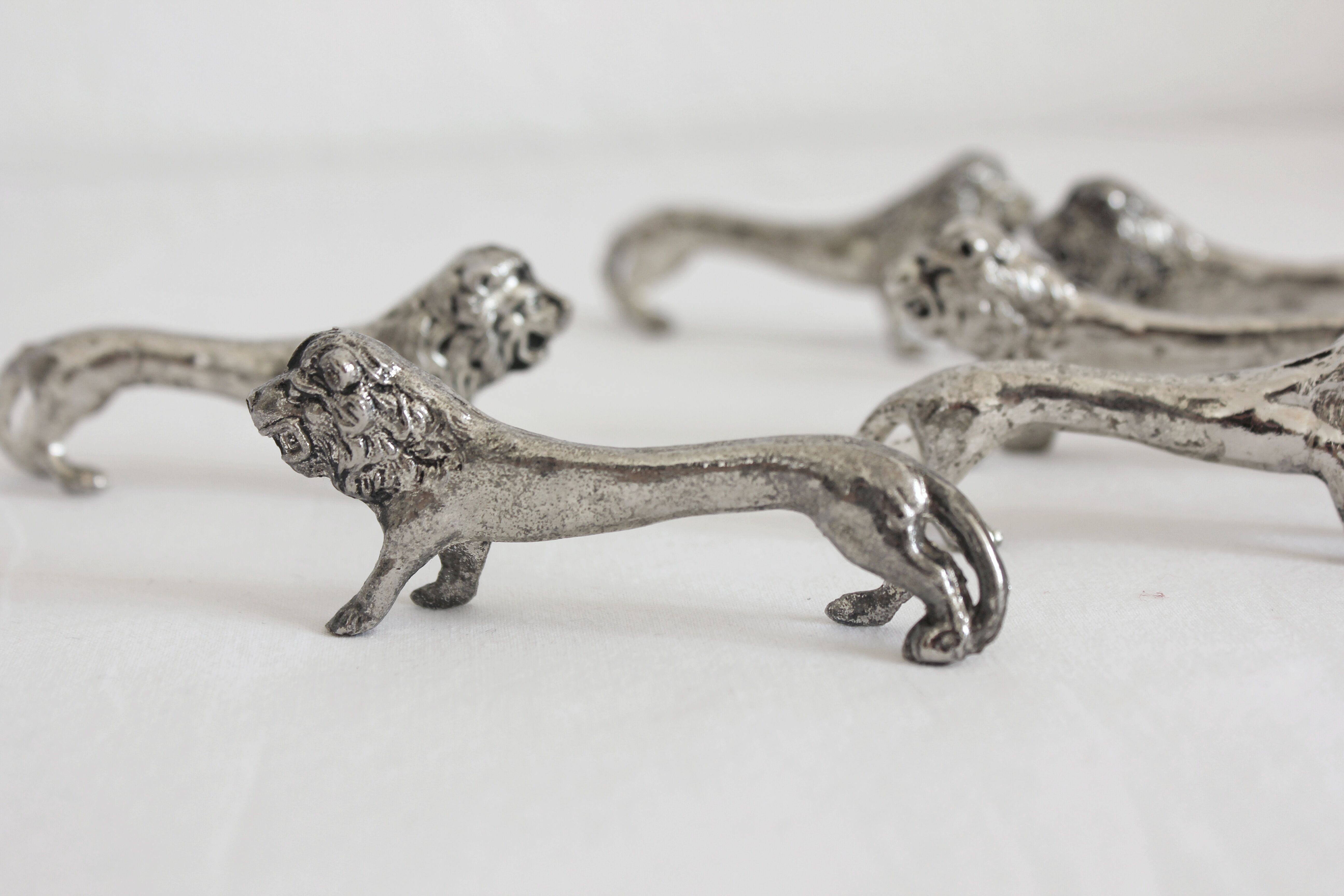 6 vintage lion silver metal knife rests