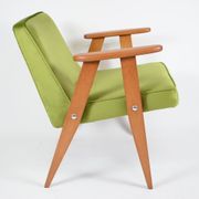 Fauteuil Club 366 designer J. Chierowski restauré icône des années 60, velours vert