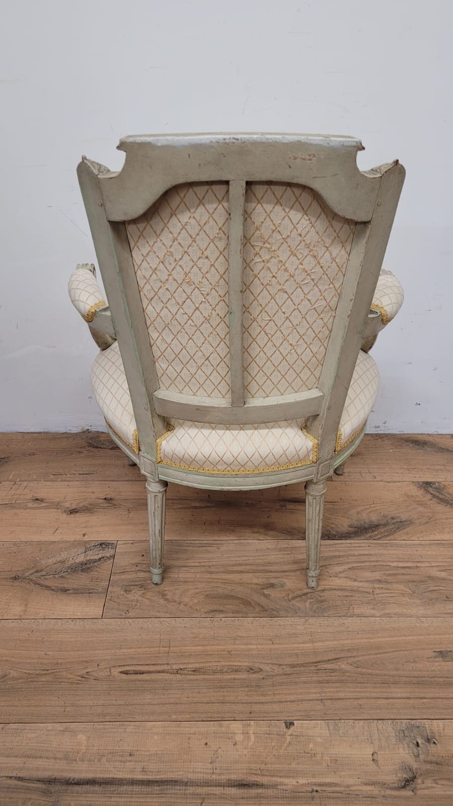 Fauteuils en bois  style Louis XVI