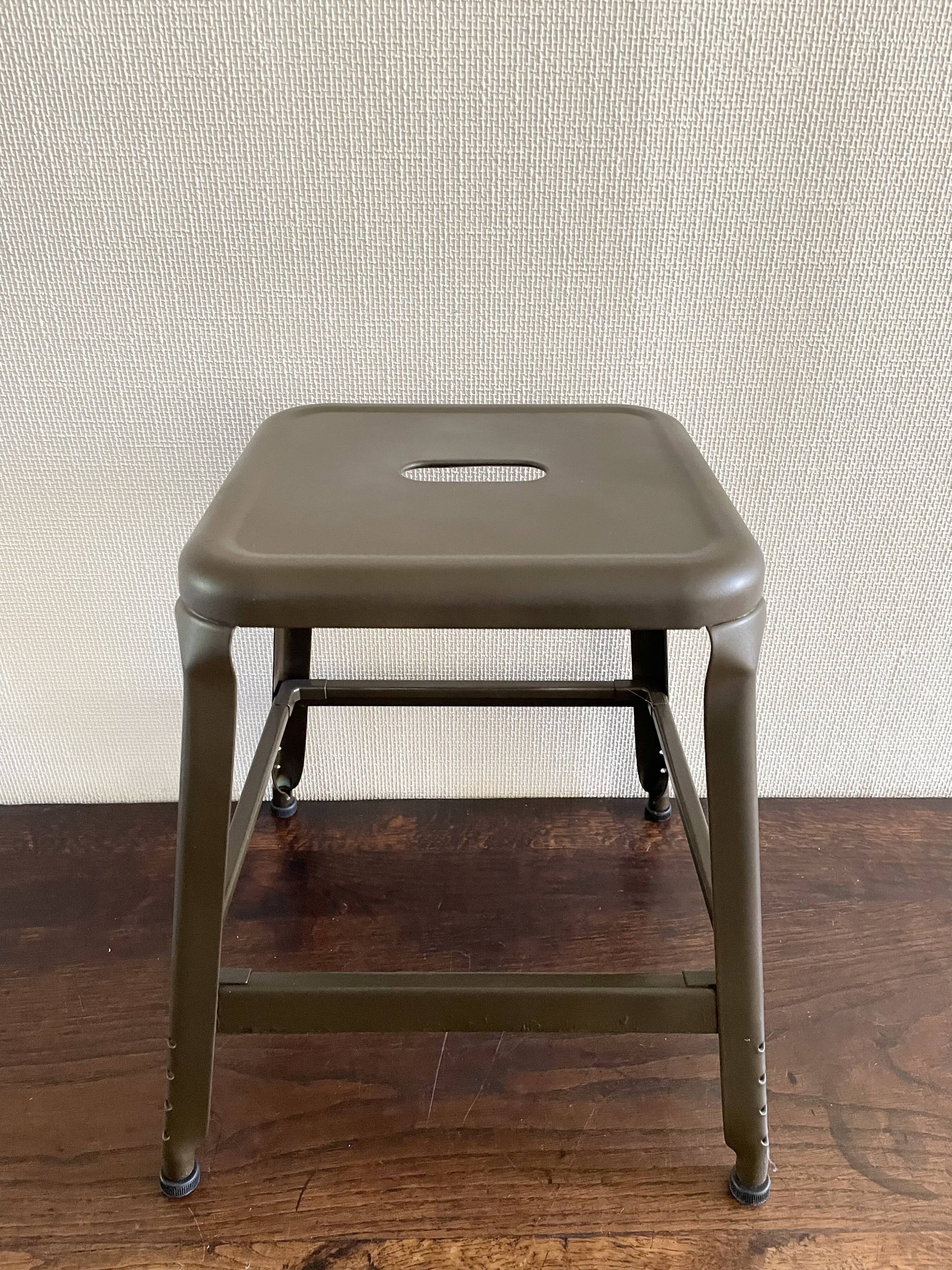 Tabouret métal