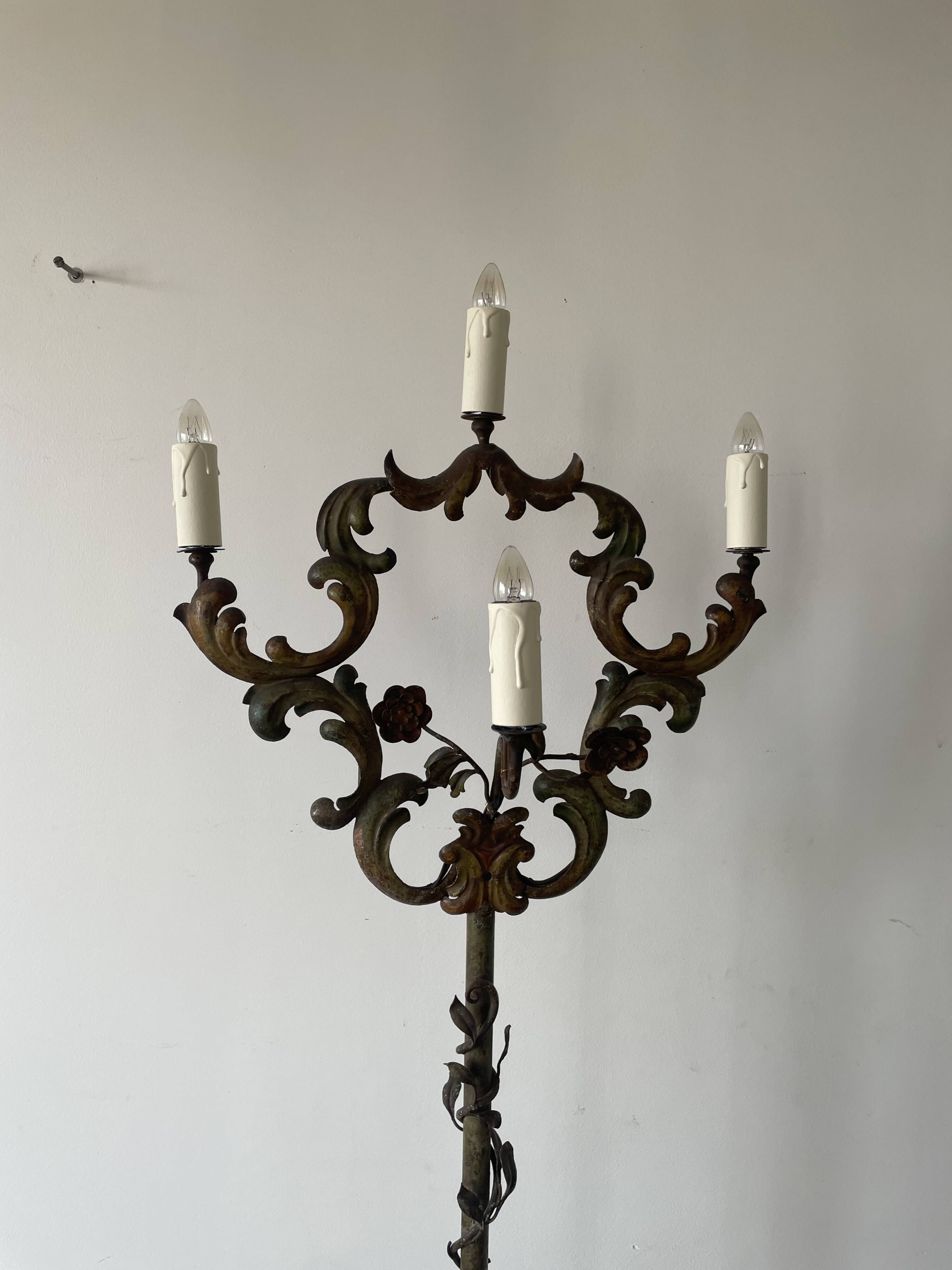 Florentine floor lamp in old painted sheet metal