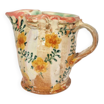 Pichet vernissé à fleurs