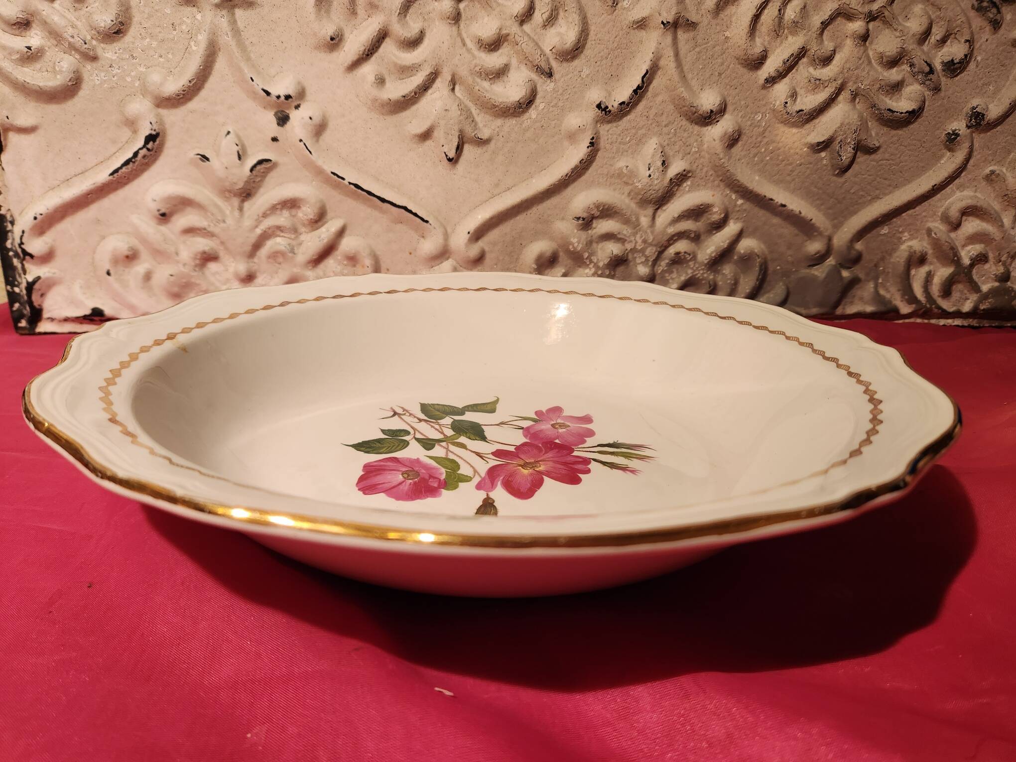 Shallow dish in Amandinoise earthenware