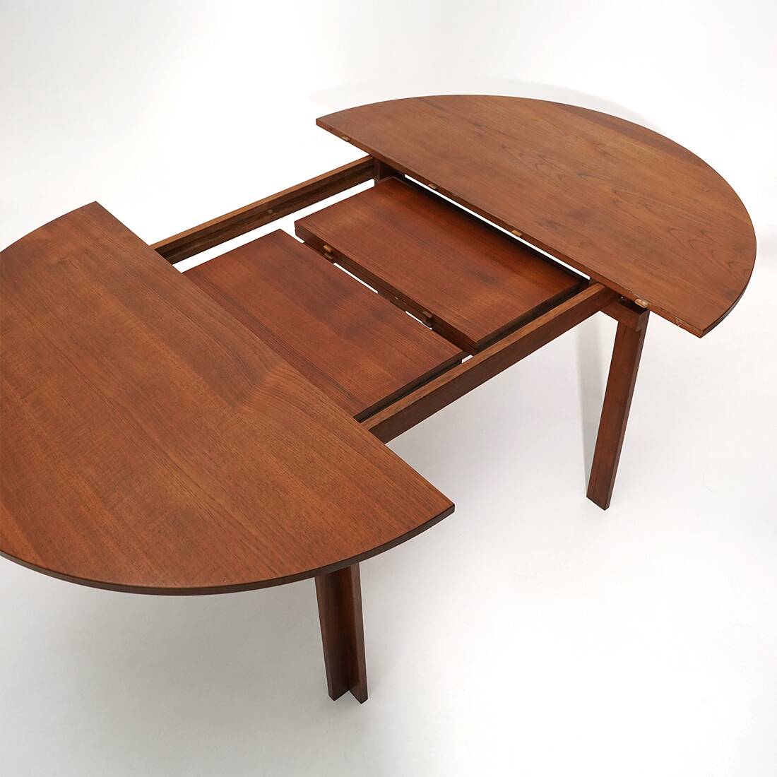 Extendable round table by Inge Klingeberg for France e Son, 1960s