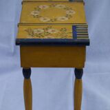Coiffeuse d'enfant ancienne