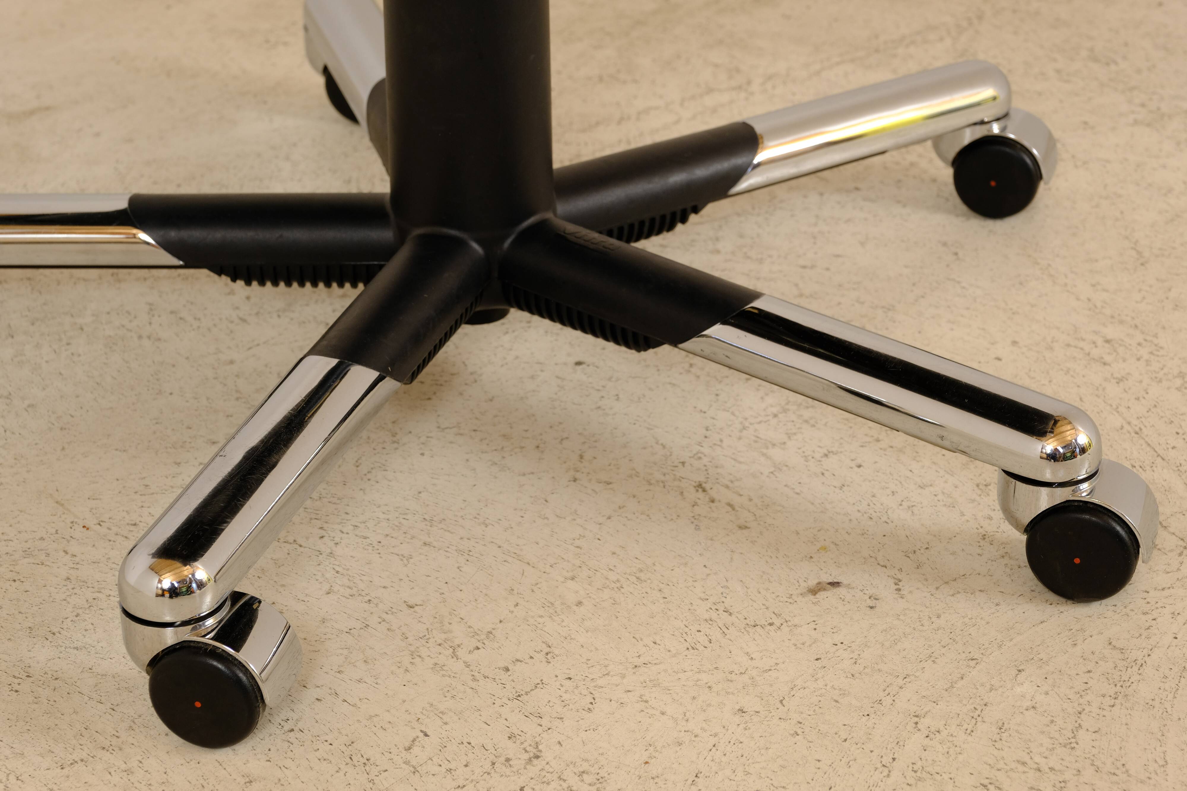 Fauteuil cuir "Figura" de Mario bellini pour Vitra
