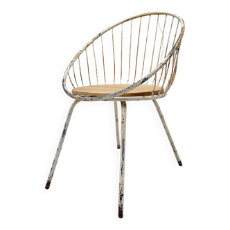 Basket armchair in metal and wood.