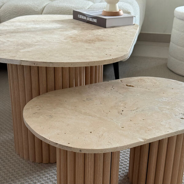Table basse ovale duo travertin et pieds en bois cannelés brut