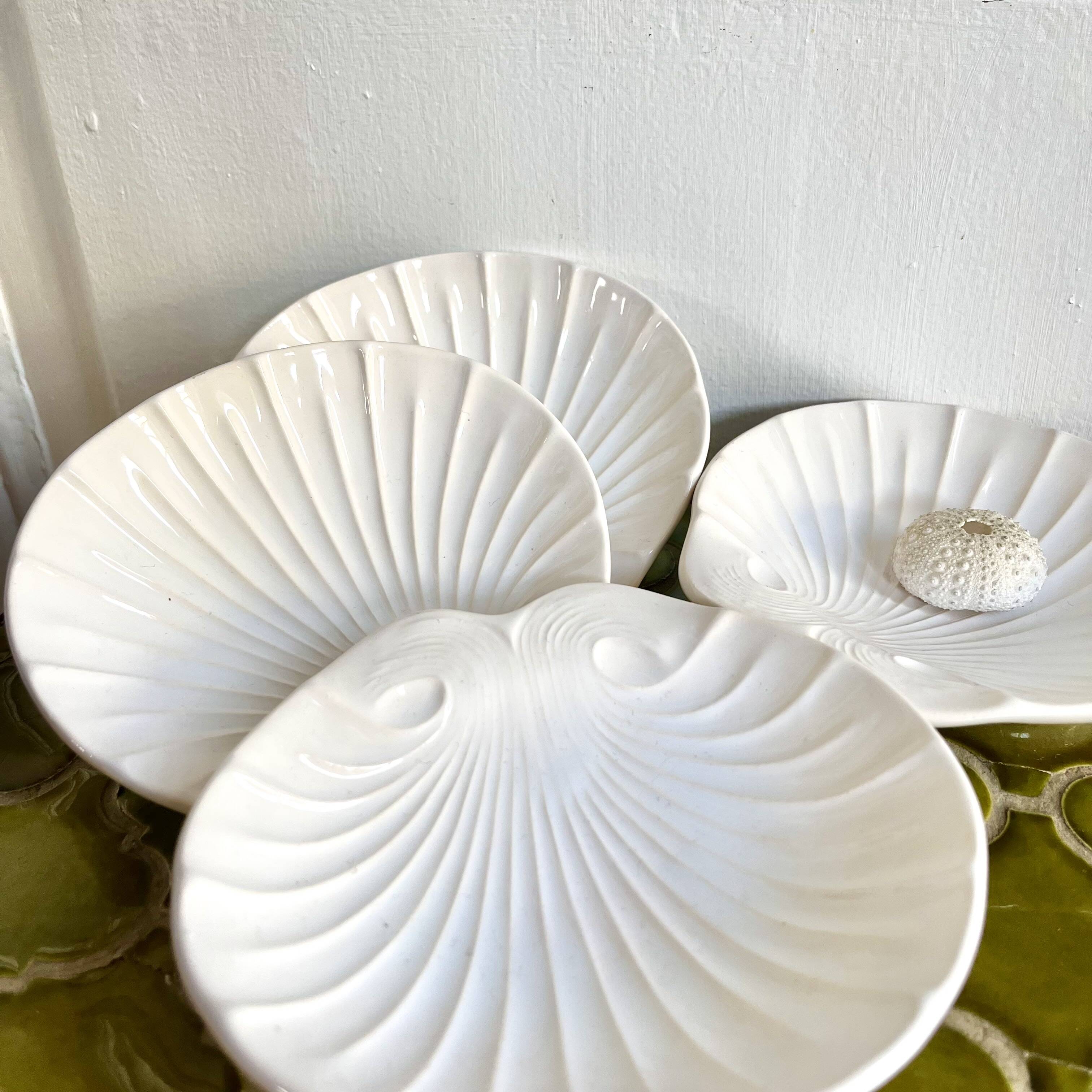 4 scallop bowls