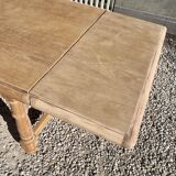 Stretchable stripped farmhouse table