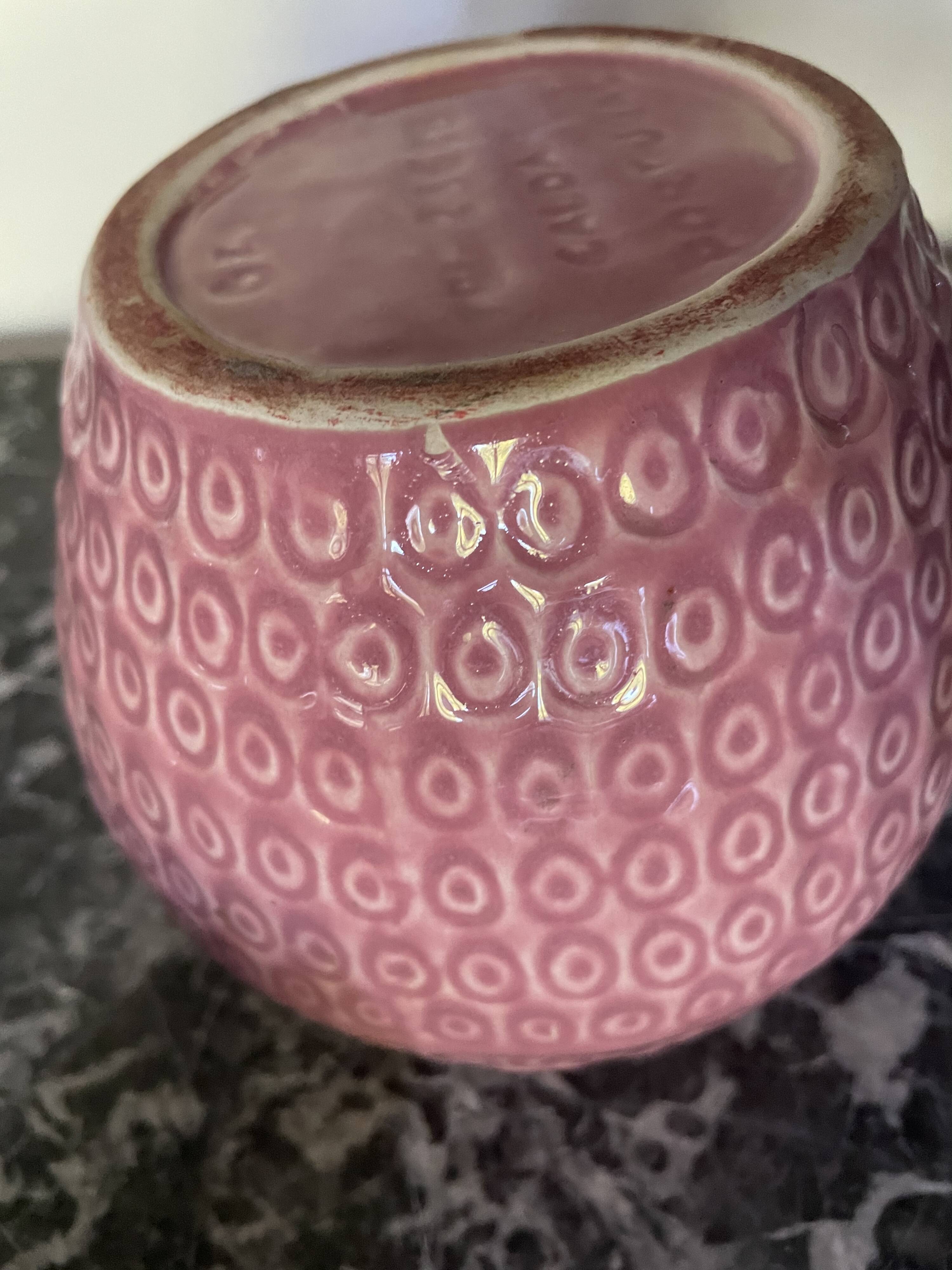 Pot céramique en forme de fraise