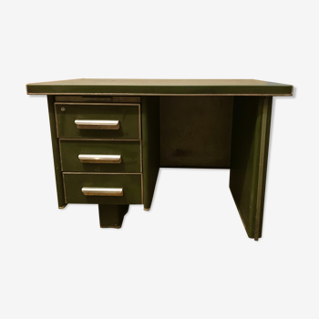 Green desk