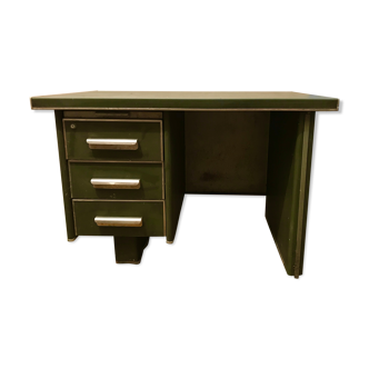 Green desk