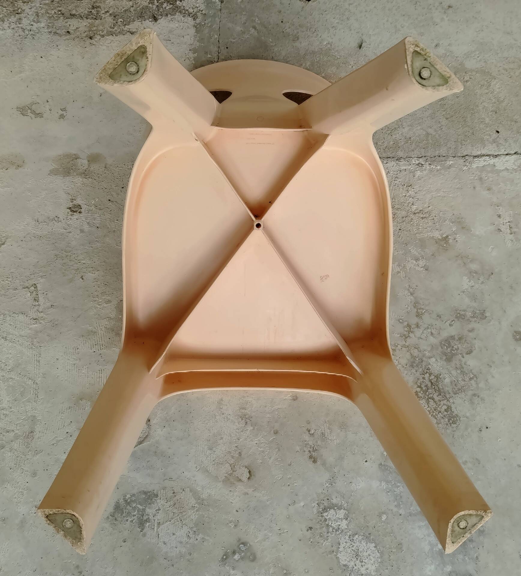 Mono-bloc chair design by Henry Massonnet for Stamp - 80s