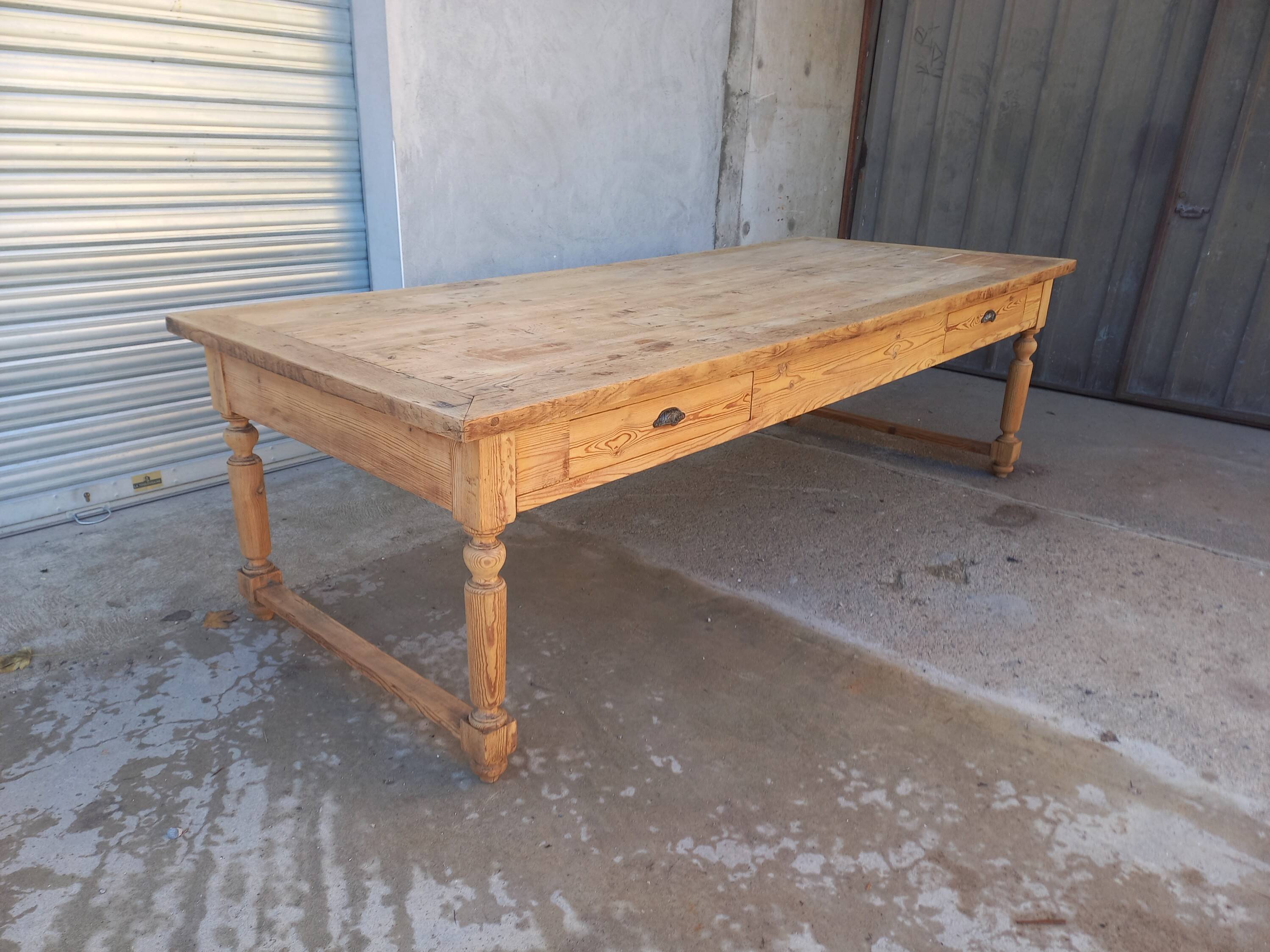 Grande table de communauté en chêne et sapin