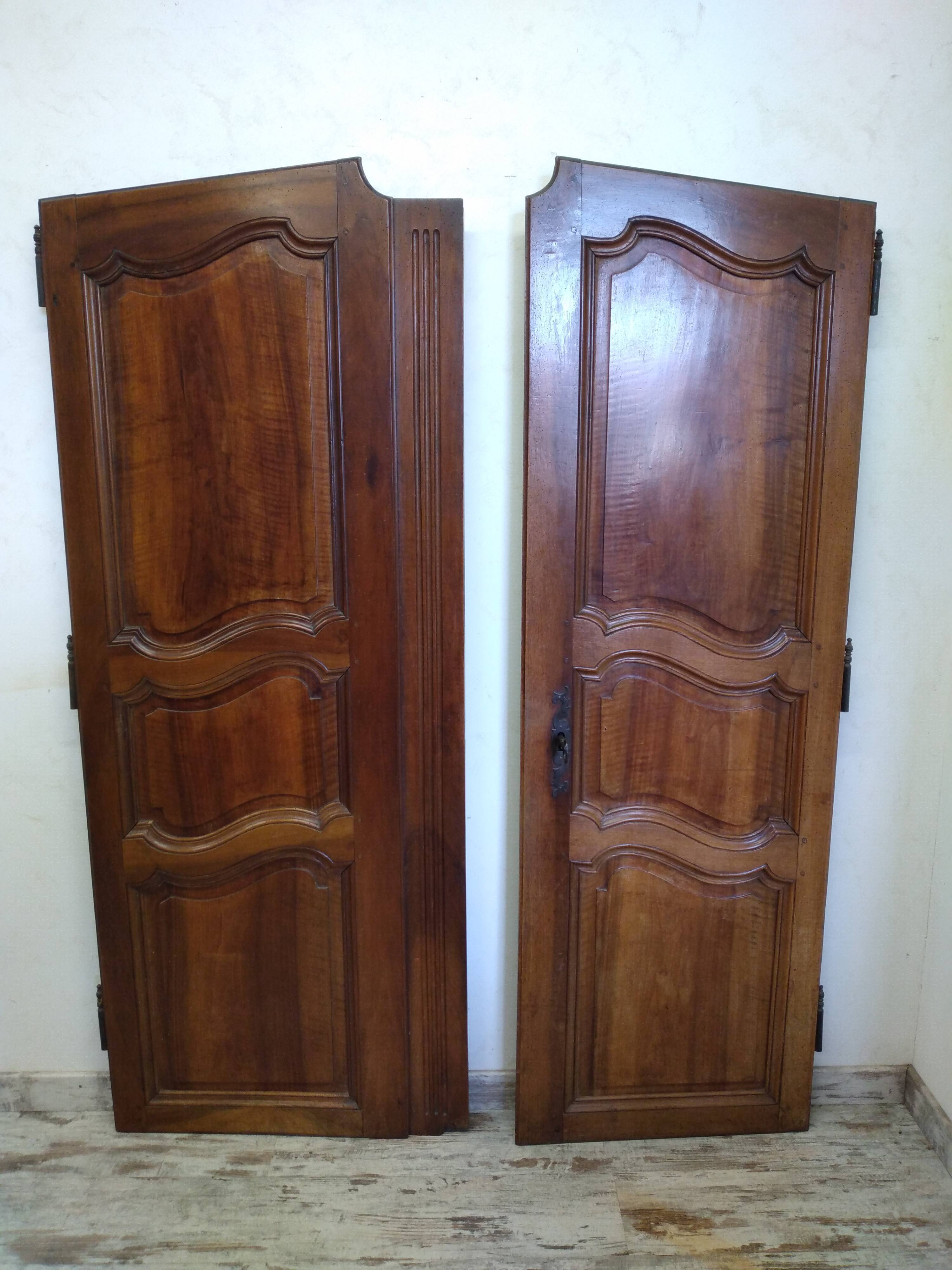 Doors with hinges